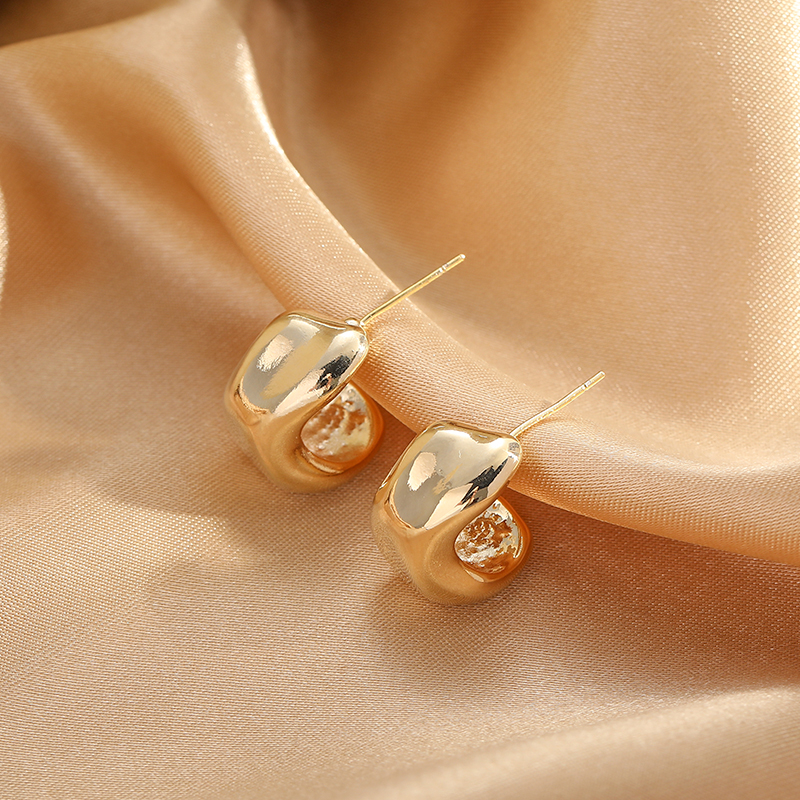 Korean-style fashionable, exquisite and cold style, InS-style small gold ring earrings, stud earrings and butterfly accessories