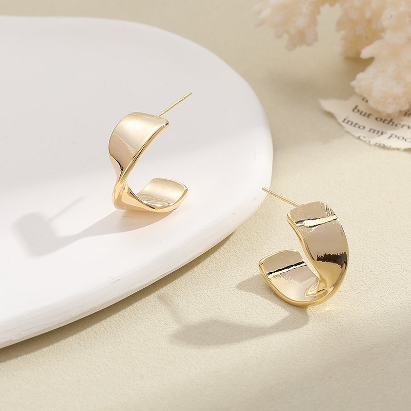 Korean-style fashionable, simple, exquisite and cold style metal temperament, versatile earrings, stud earrings and butterfly accessories details Picture