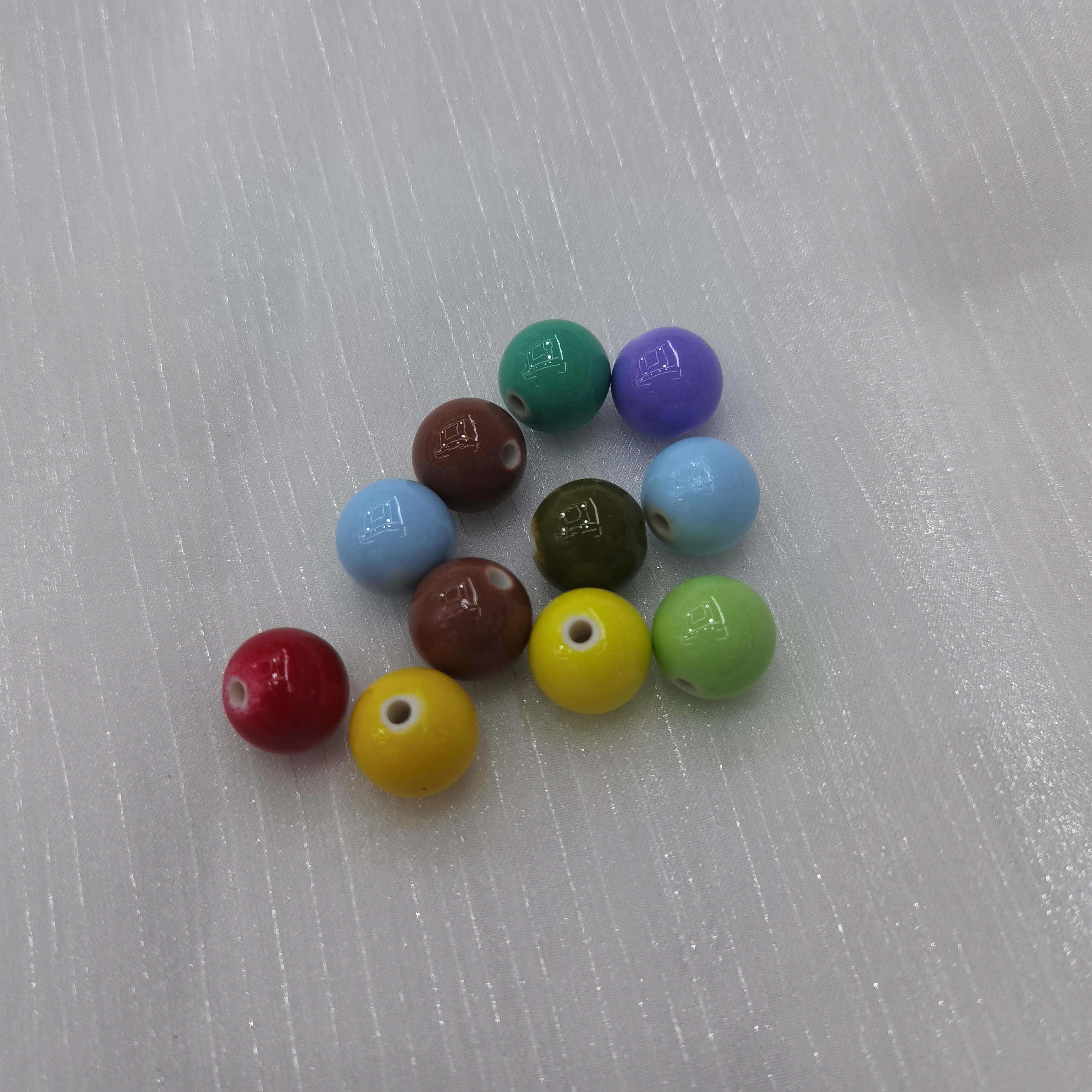 97 rubber acrylic beads, hair strings, rubber bands, DIY handcrafted beads, DIY handcrafted beads Application Scenario