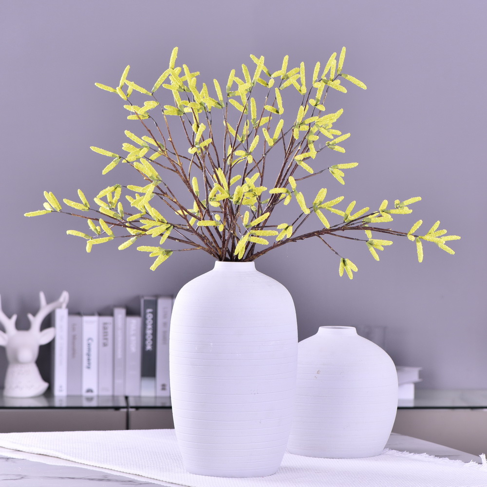 Lanjin's best-selling artificial oak flower arrangement decorative materials, cross-border artificial green plants, artificial flowers, and living room ornaments are in stock and available for wholesale details Picture