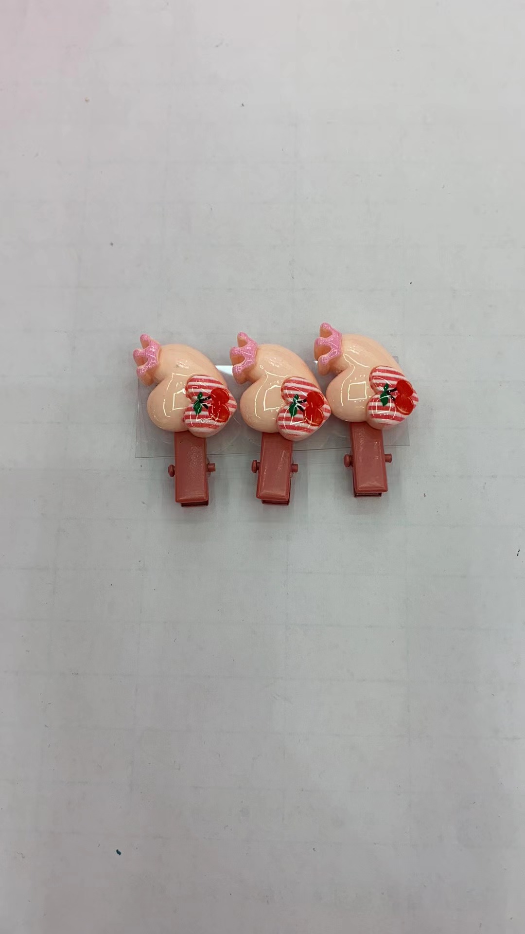 儿童发夹/儿童头饰饰品白底实物图