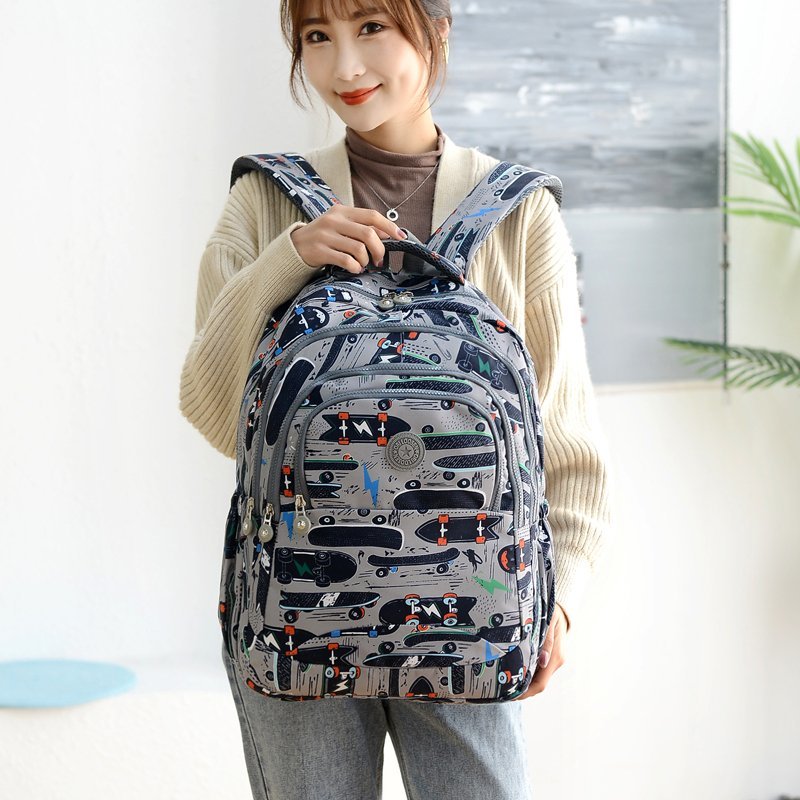 Korean-style multi-layer waterproof, exquisite and fashionable travel and shopping women's backpack, nylon bag, casual backpack, women's bag, versatile Oxford fabric, large capacity, multi-purpose women's bag Application Scenario