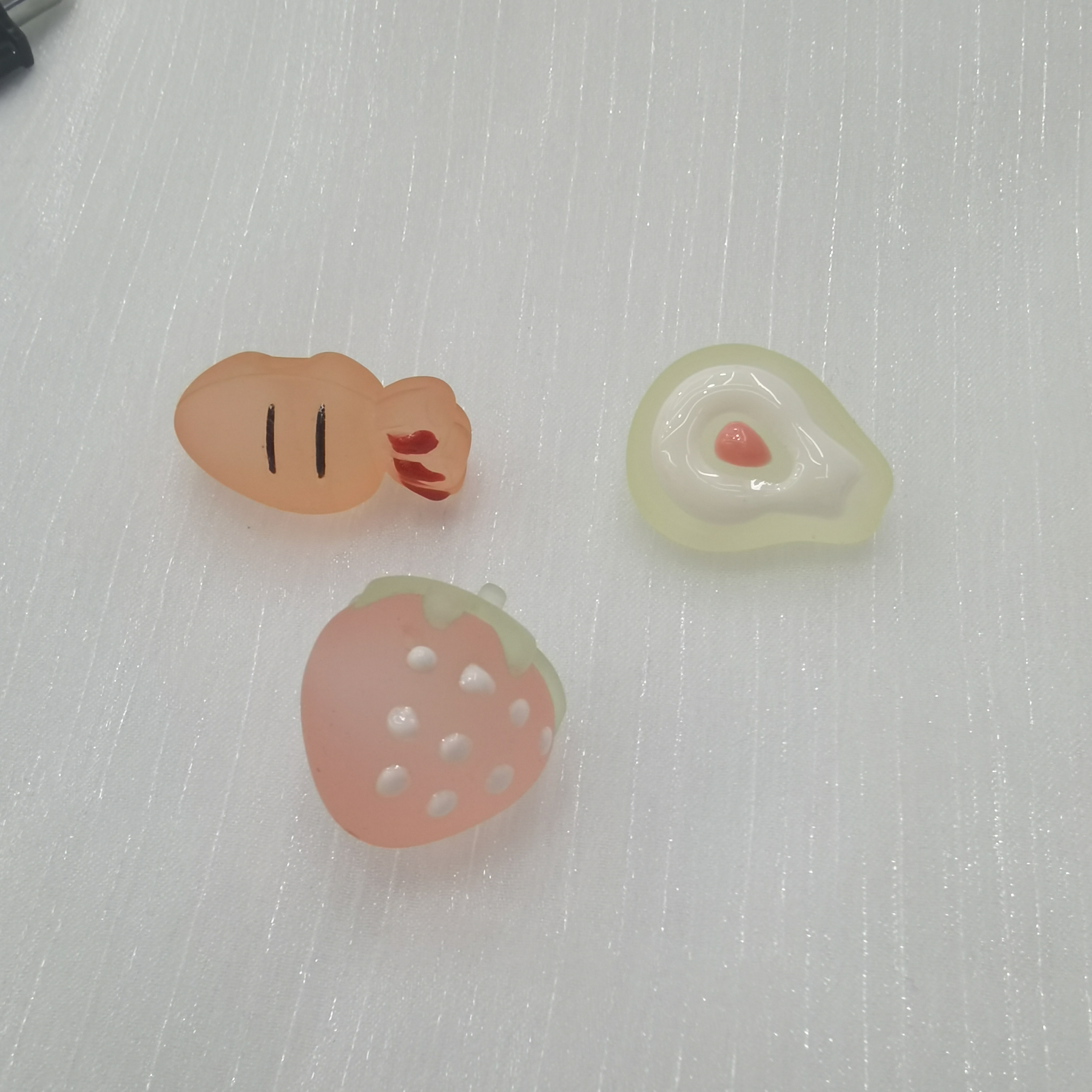 97 rubber acrylic beads, hair strings, rubber bands, DIY handcrafted beads, DIY handcrafted beads details Picture