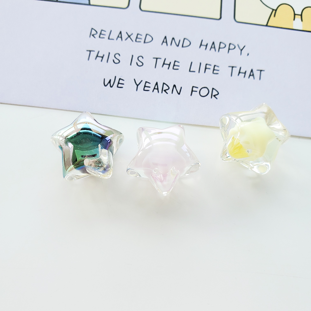 Chen Ming's acrylic two-color seven-color beads, medium beads, five-pointed star scattered beads, DIY children's hair accessory materials and accessories Application Scenario