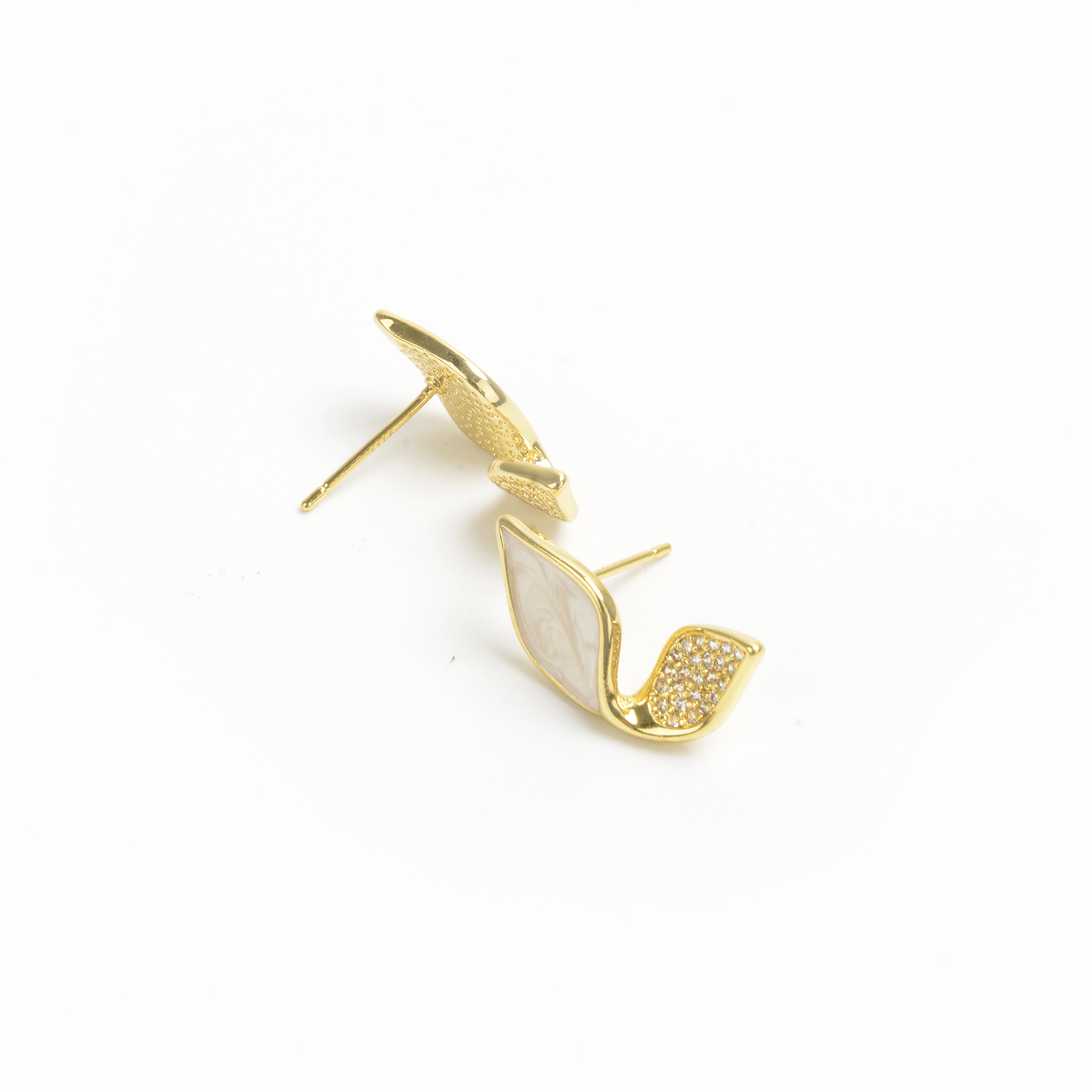 2022 New stylish stud earrings with diamond gold Specification image