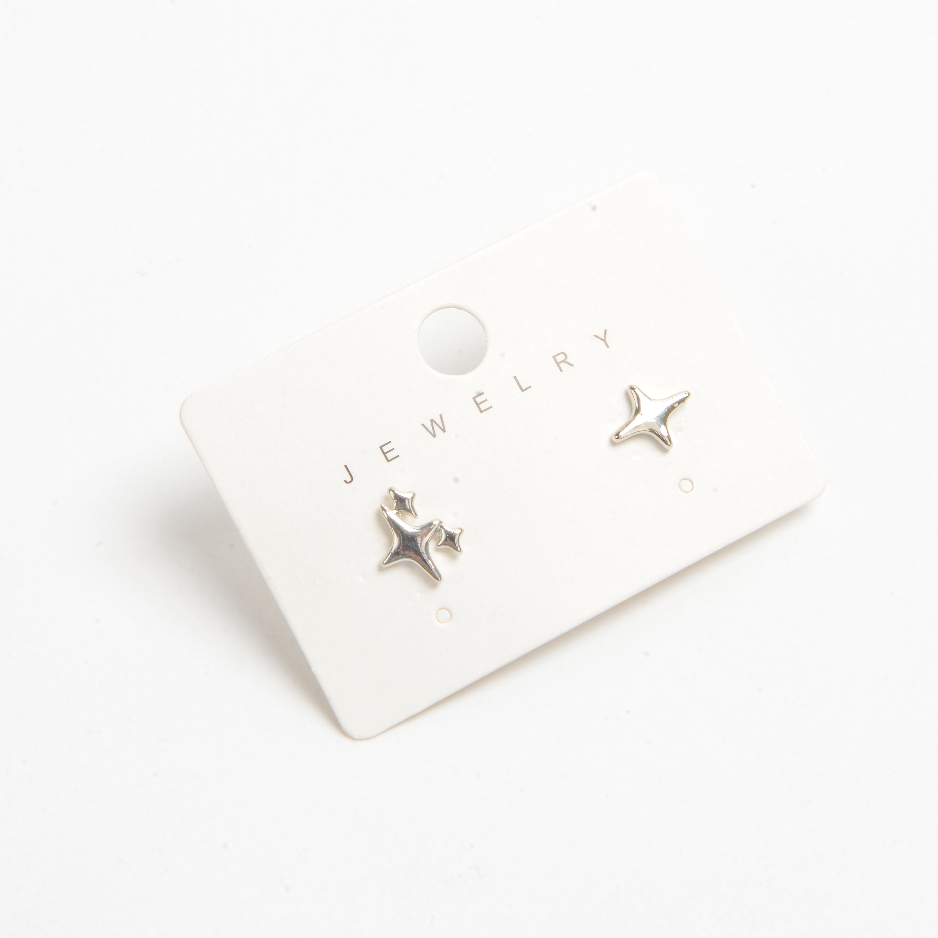 2022 New fashionable star-shaped silver stud earrings Application Scenario