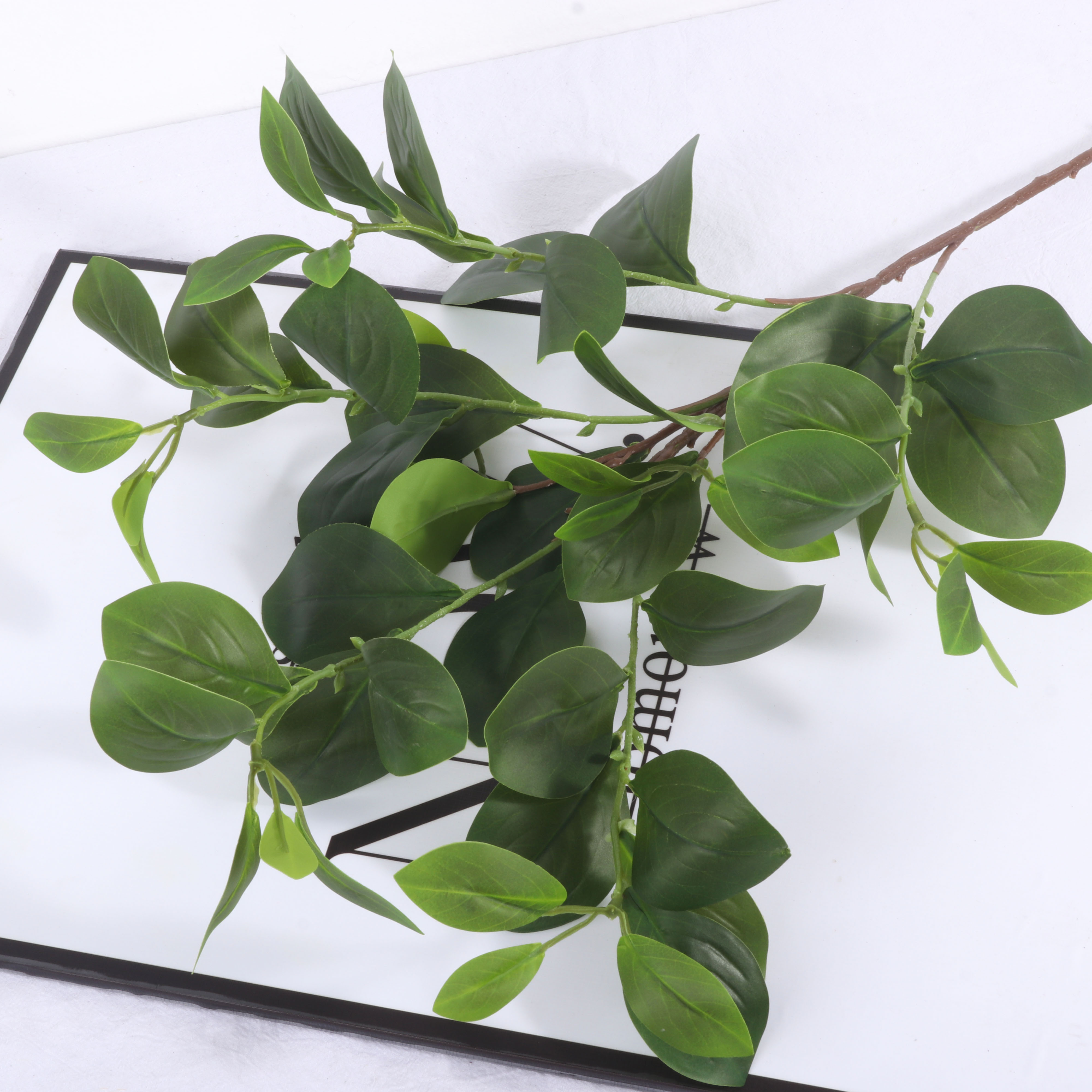 Artificial green plants with artificial broad leaves, green leaf plants, garden landscaping, soft decoration, flower arrangement accessories, home and wedding decoration, artificial green plants, green leaves, artificial plant leaves, soft decoration engineering decoration Specification image