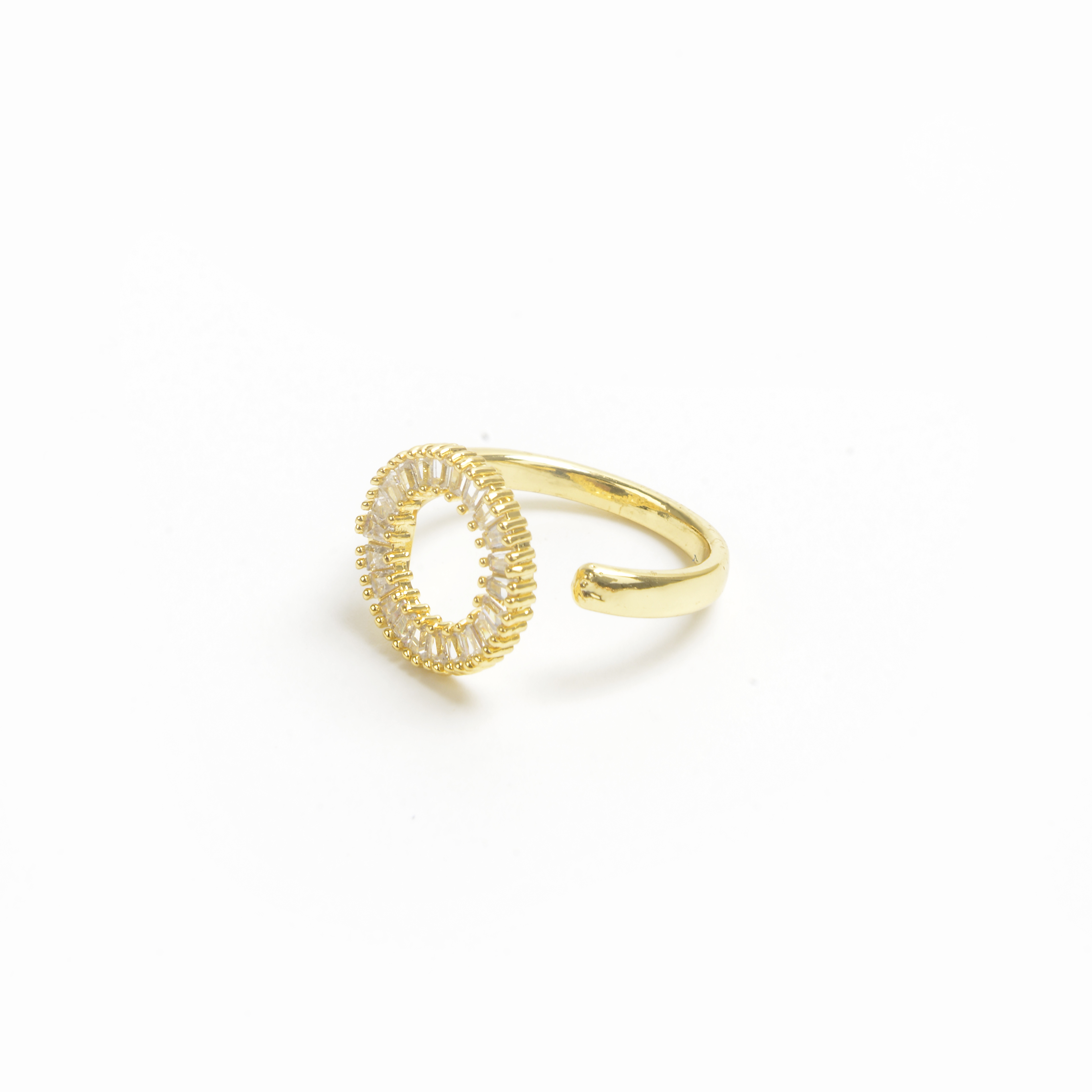 2022 New round-shaped ring with gold diamonds for ladies Application Scenario