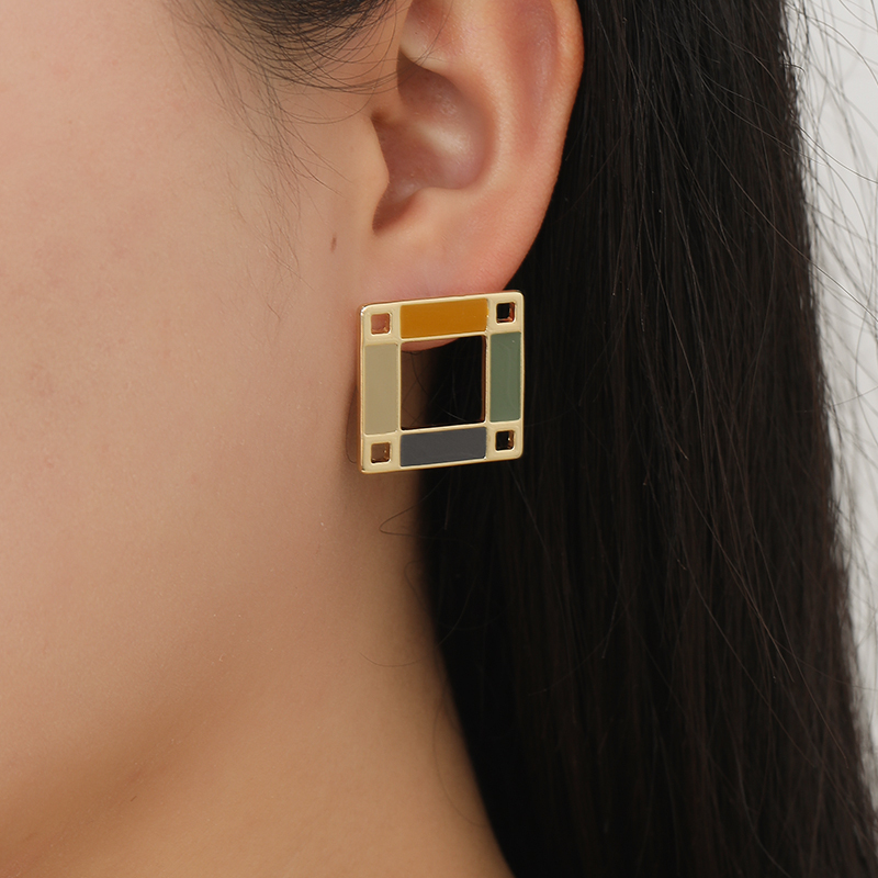 Korean-style fashionable and stylish square color-blocking earrings - Butterfly -013 Application Scenario