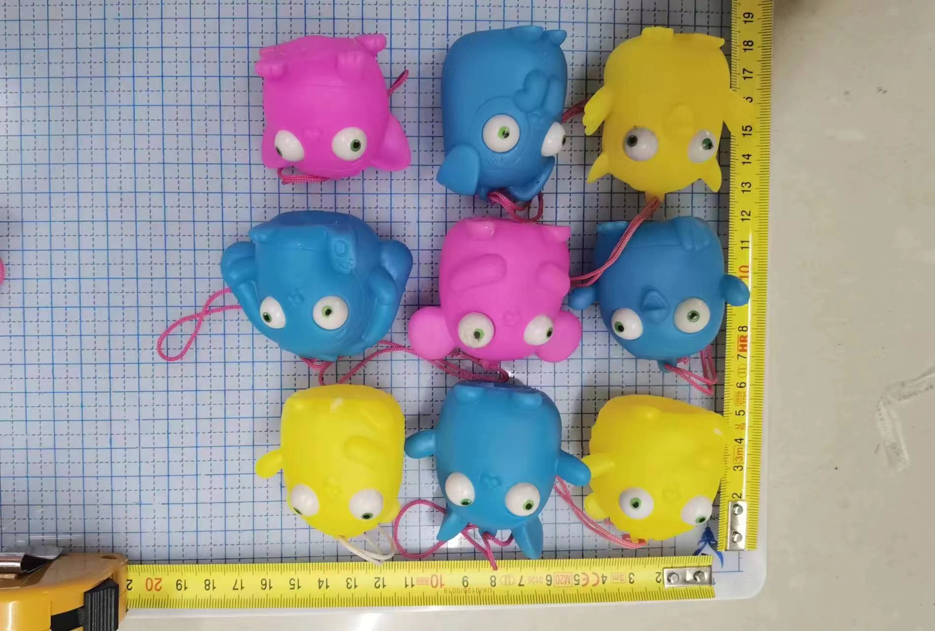 46玩具公仔手办玩具玩偶多色小怪物小摆件玩具