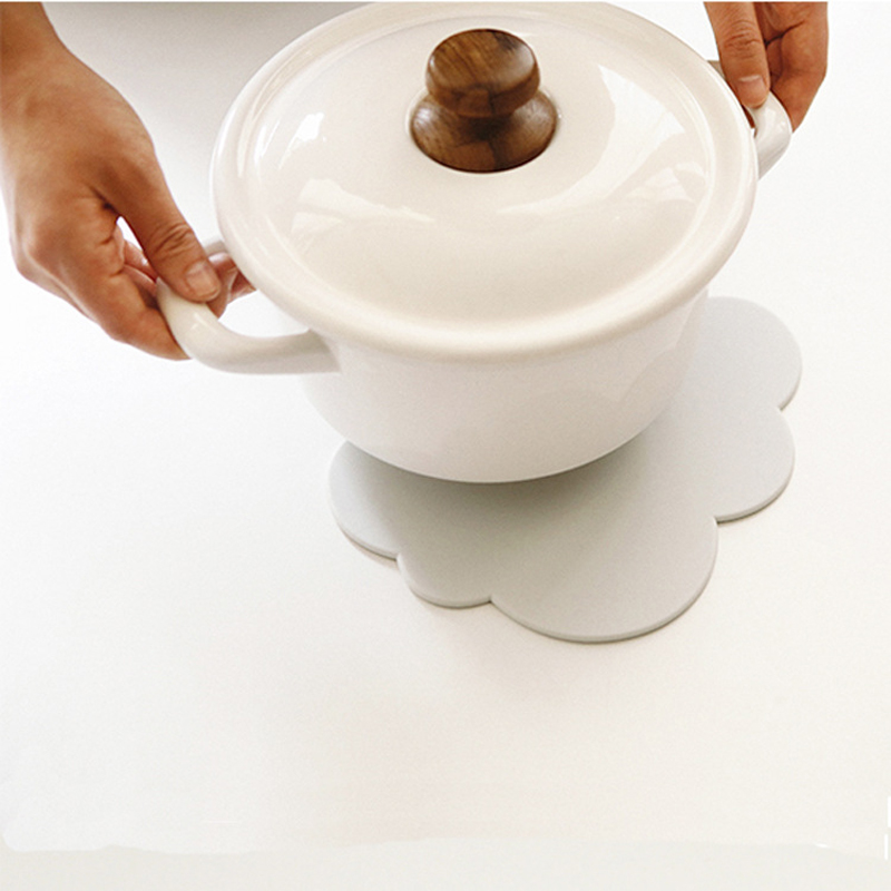 韩版创意简约硅胶云朵杯垫 橡木叶锅垫 松鼠餐垫 小白兔硅胶杯垫