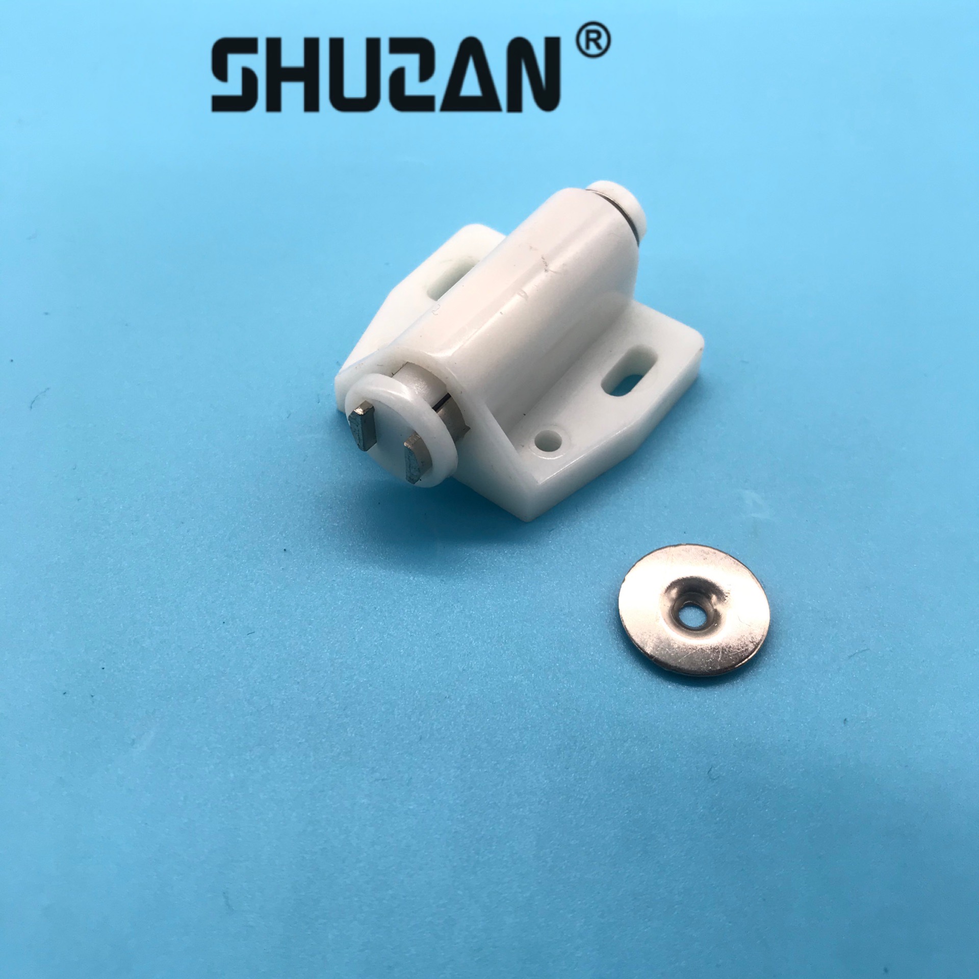 Shuzan, a well-known brand of cabinet rebound door, single door magnetic self-locking device hardware accessories, is highly efficient and durable. Factory direct sales. Model: A200 003 details Picture