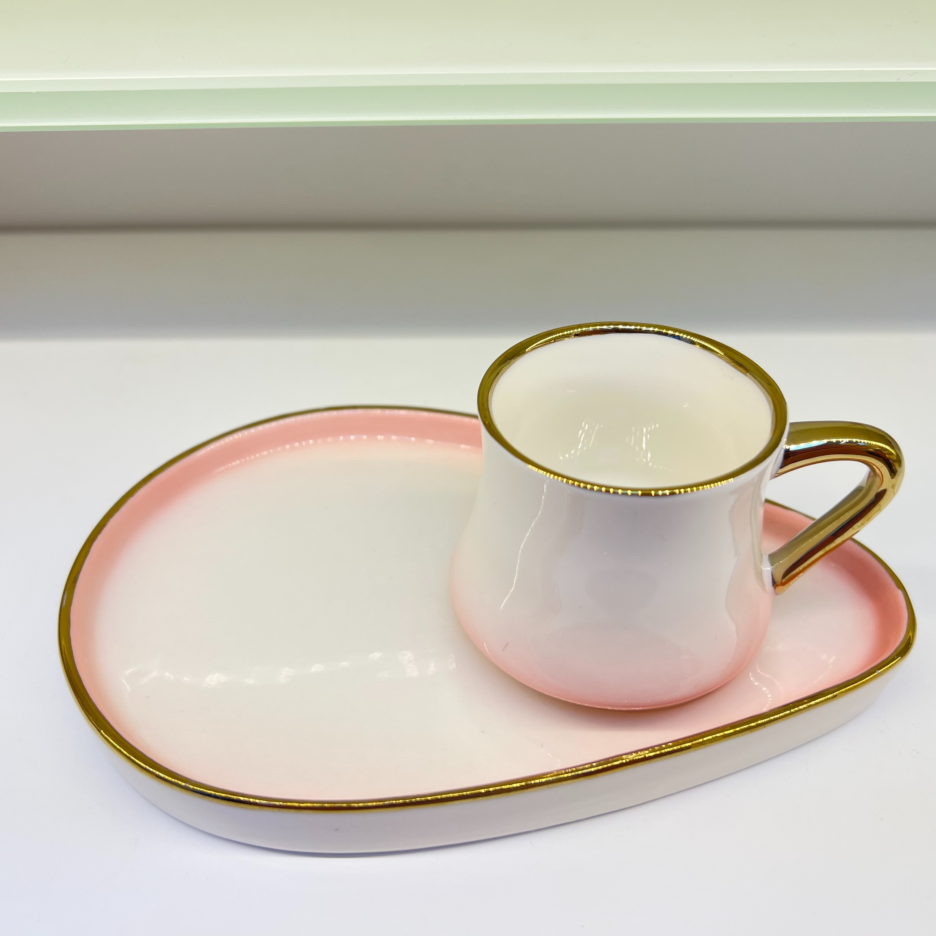 Customized Middle Eastern country ceramic coffee cup and saucer gradient color new 90cc coffee cup set, gold-plated glossy glazed ceramic 6 cups and 6 saucers, Turkish 12-piece set gift box set Item Picture