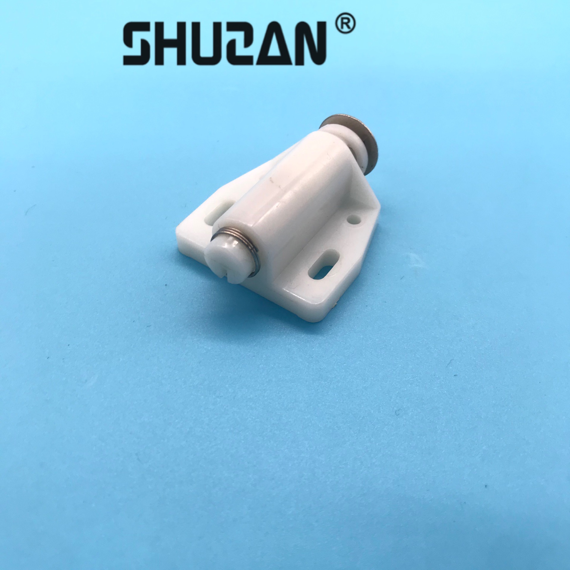 Shuzan, a well-known brand of cabinet rebound door, single door magnetic self-locking device hardware accessories, is highly efficient and durable. Factory direct sales. Model: A200 003 Specification image