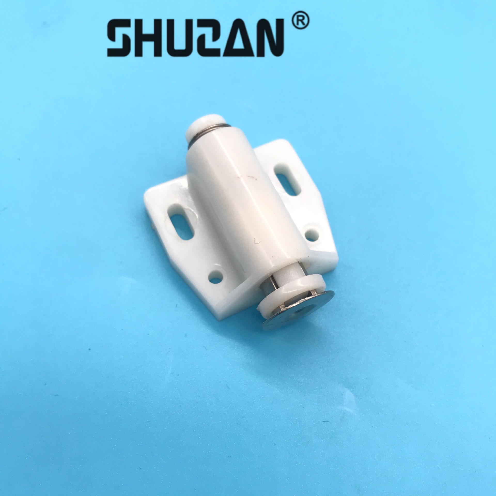 Shuzan, a well-known brand of cabinet rebound door, single door magnetic self-locking device hardware accessories, is highly efficient and durable. Factory direct sales. Model: A200 003