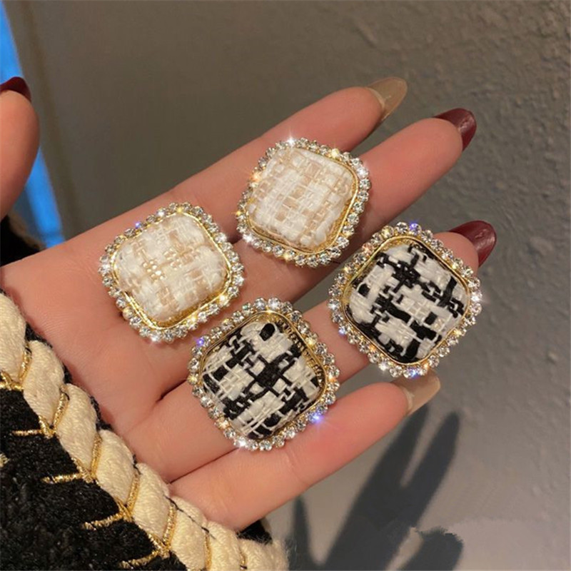 Beizhu earstud Women's Summer Edition Light Luxury Earrings 2021 New trendy Internet celebrity earrings S925 Silver Needle Oval Twist ring Specification image