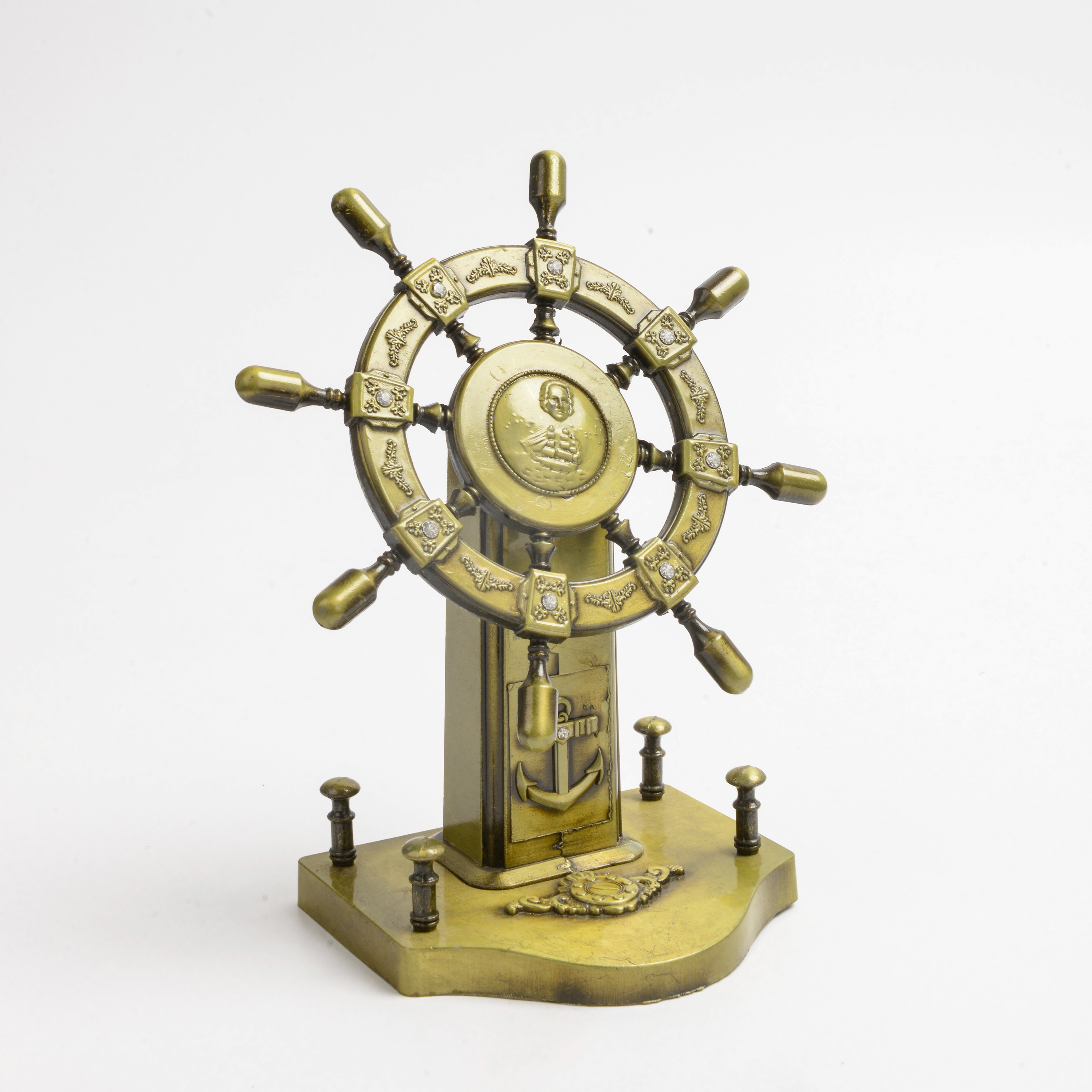 Metal rudder ornaments, helmsman rudders, nautical home handicrafts, office handicrafts, office ornaments, and opening gifts details Picture