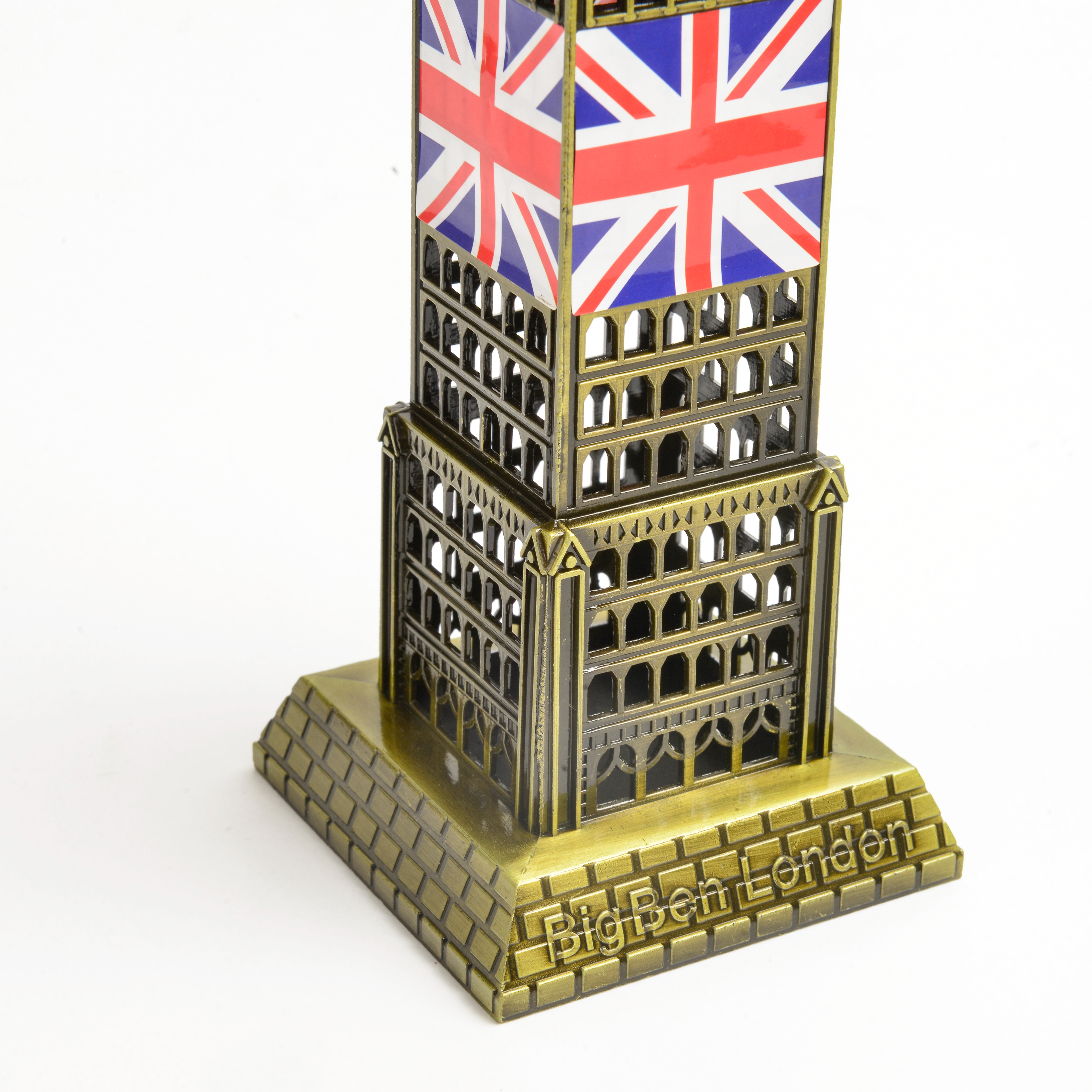 Big Ben model, world-renowned landmark building, metal Big Ben in London, UK, home office window display, desktop decoration, souvenir Application Scenario