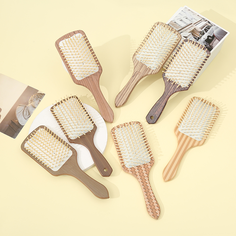 New fashionable Japanese and Korean popular beauty comb, hair comb, airbag comb, massage comb, straight handle, wood grain imitation 05 Application Scenario