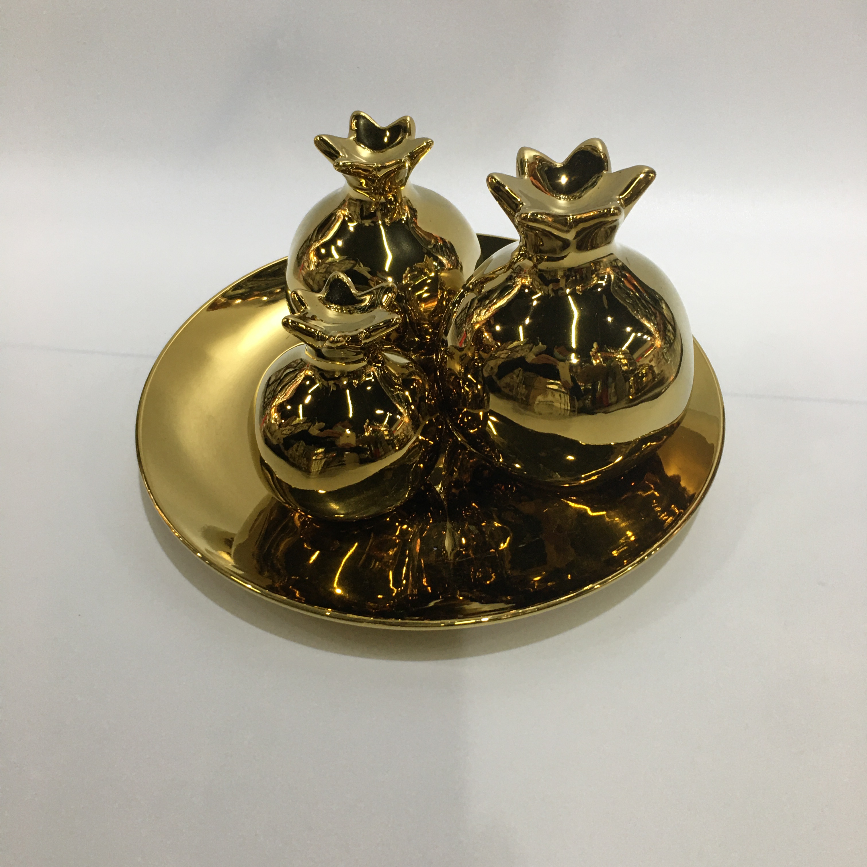 2025chinagoods Ceramic Handicrafts Hotel and Home Four-Piece Set, Golden Pomegranate Ornaments, Modern and simple Office Creative Ornaments, Wine cabinet and TV Cabinet Ornaments, Bestsellers Application Scenario