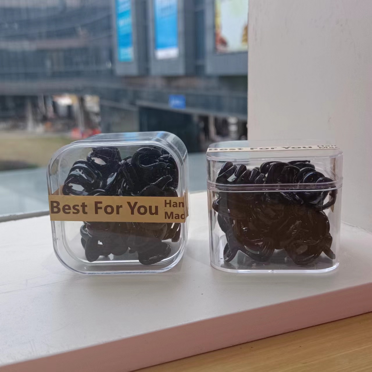 New black glossy scratch-off clip for winter 2022 details Picture