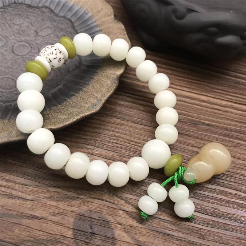 8*10 natural white jade Bodhi bracelet pendant style chalcedony gourd style bracelet Item Picture