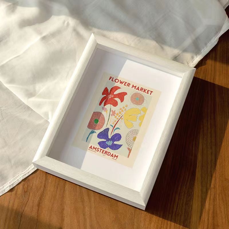 Creative wooden photo frame table display piece: 6-inch, 7-inch, 8-inch three-dimensional hollow specimen frame. Develop photos into picture frames and hang them on the wall Application Scenario