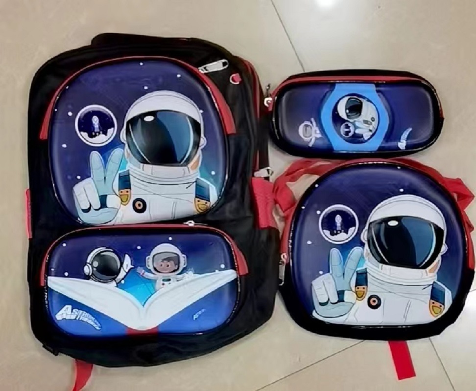 Three-piece schoolbag astronaut