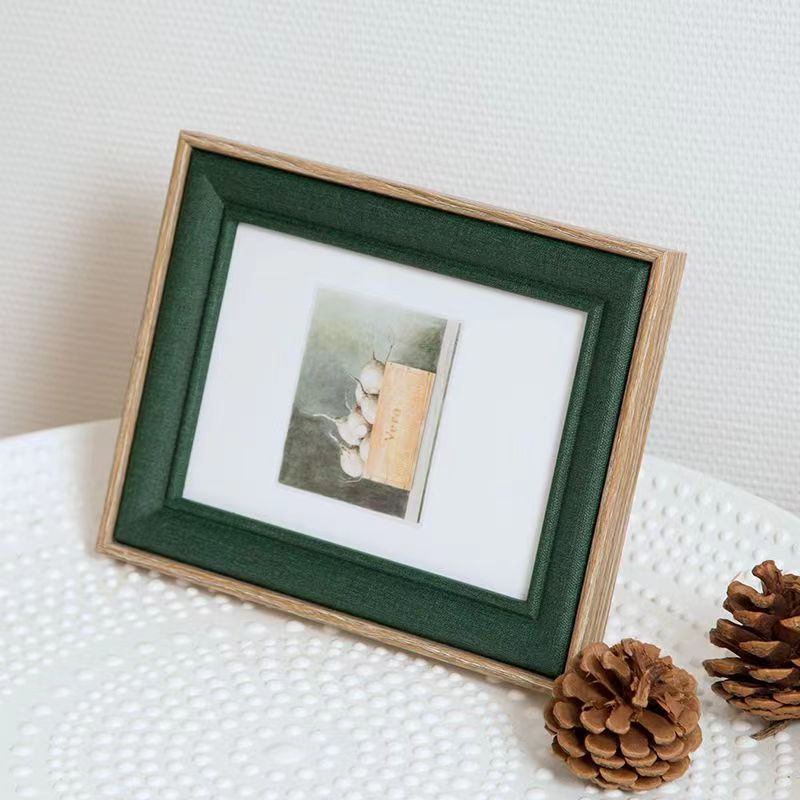 Creative Nordic photo frame stand, wall-mounted, suitable for both horizontal and vertical use, 6-inch, 7-inch, 8-inch, 12-inch, 16-inch desktop decoration, wedding dress frame Application Scenario