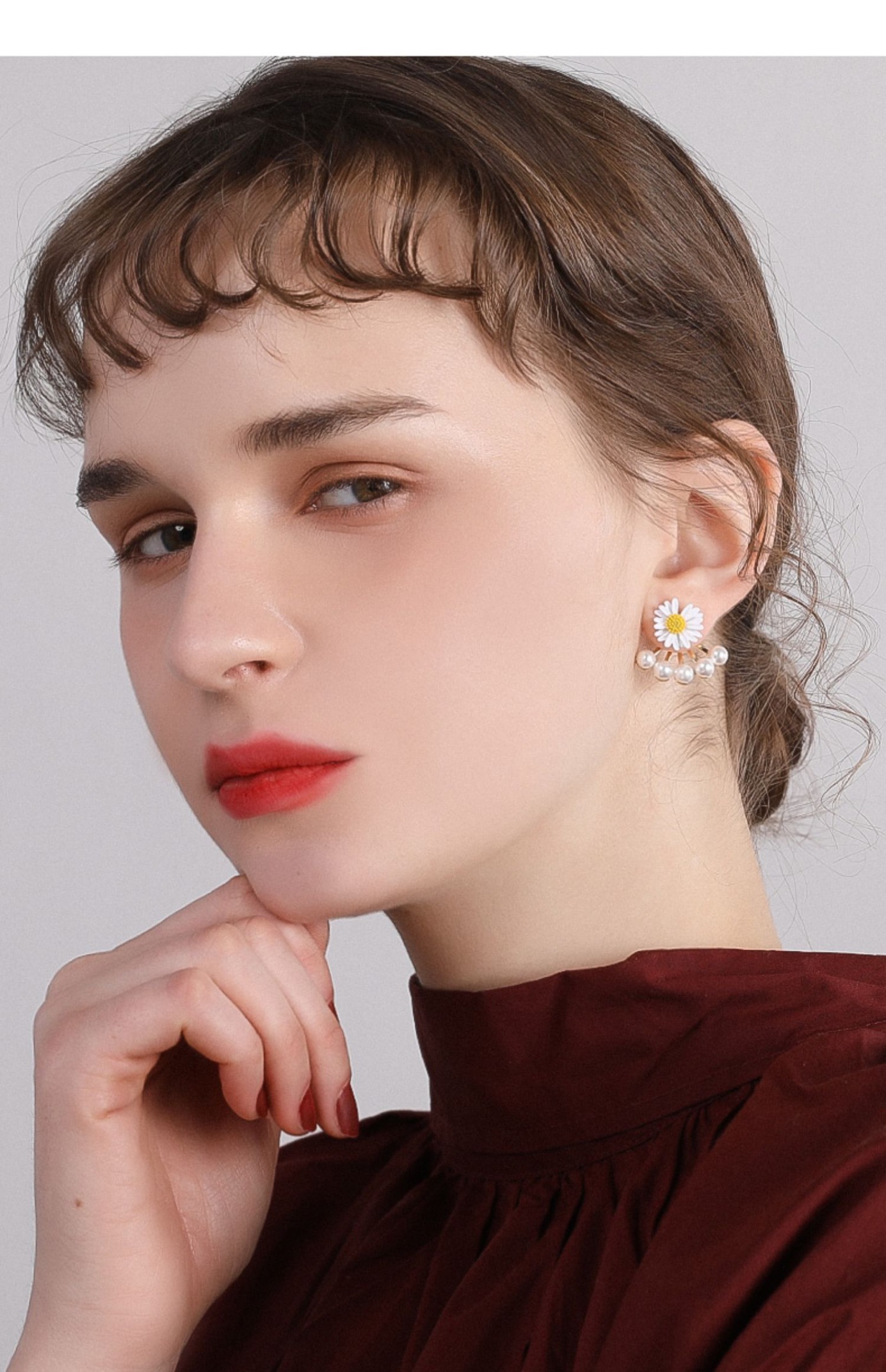 925 sterling silver needle, high-end white wood long earrings, Korean handcrafted beaded round earrings, Internet celebrity, exaggerated Specification image