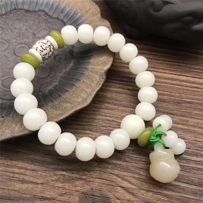 8*10 natural white jade Bodhi bracelet pendant style chalcedony money bag style bracelet Item Picture