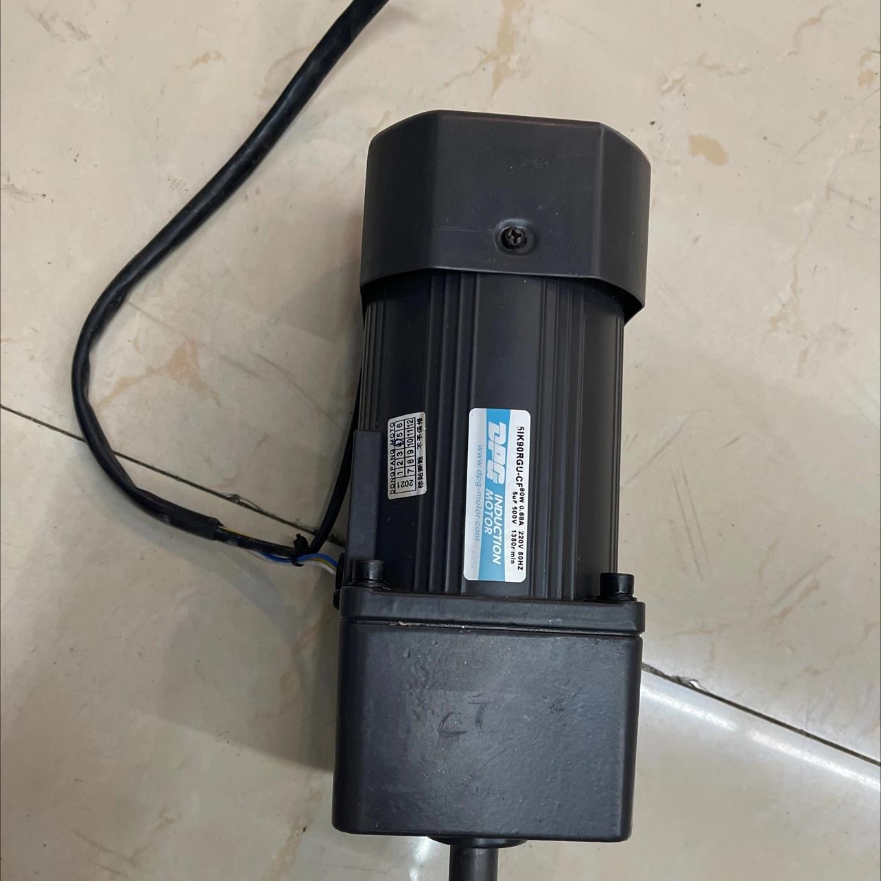 The conveyor motor of the shrink machine is from Guangxin Packaging Machinery Equipment, a well-established physical store with good quality and favorable prices Item Picture