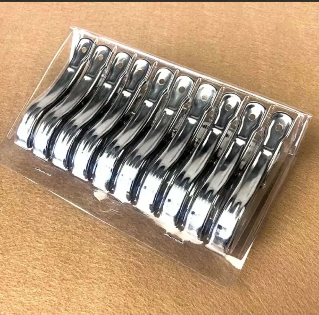 10 medium-sized stainless steel clips in a box Specification image