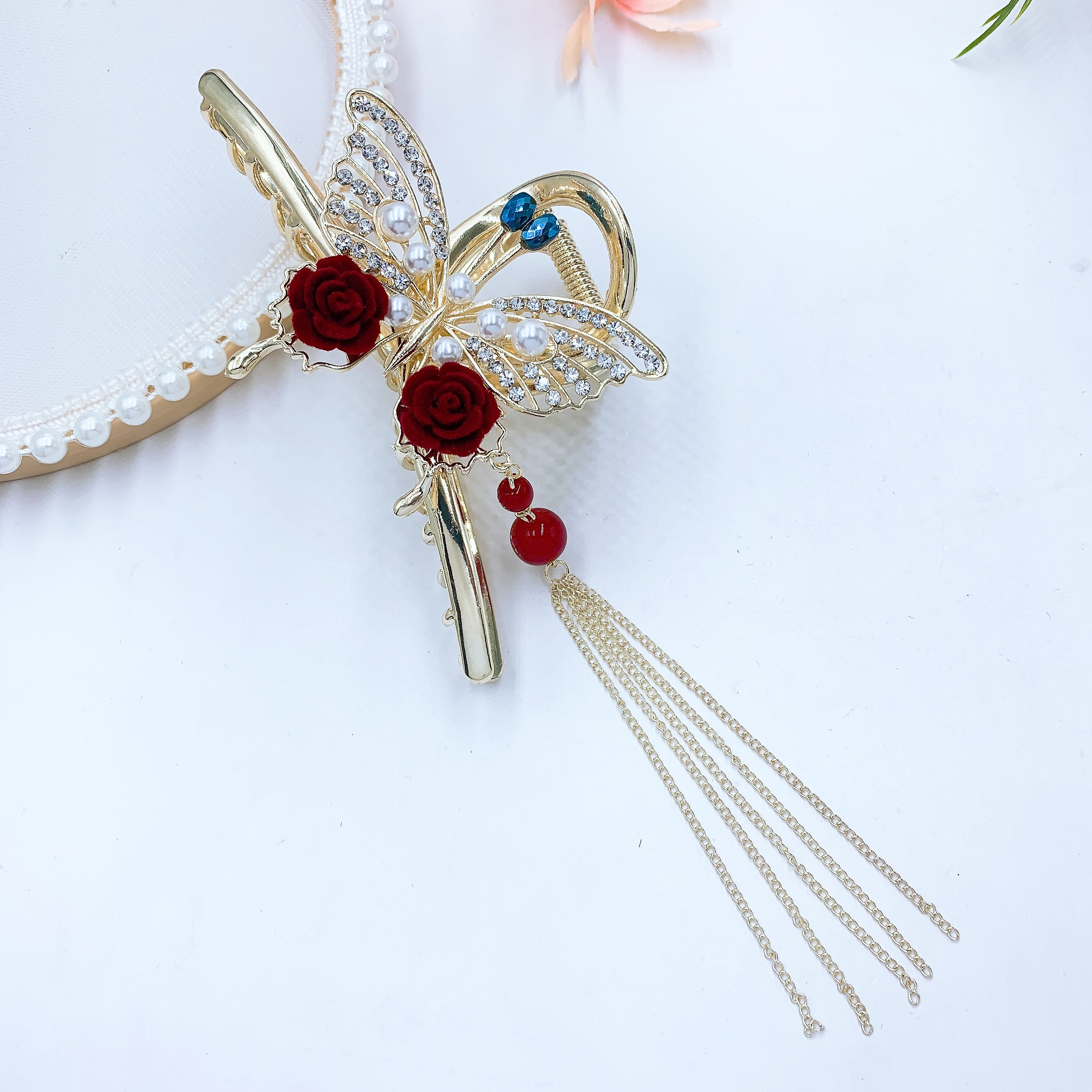 A large collection of popular flocked rose butterfly tassels, a beautiful and romantic Korean-style accessory details Picture