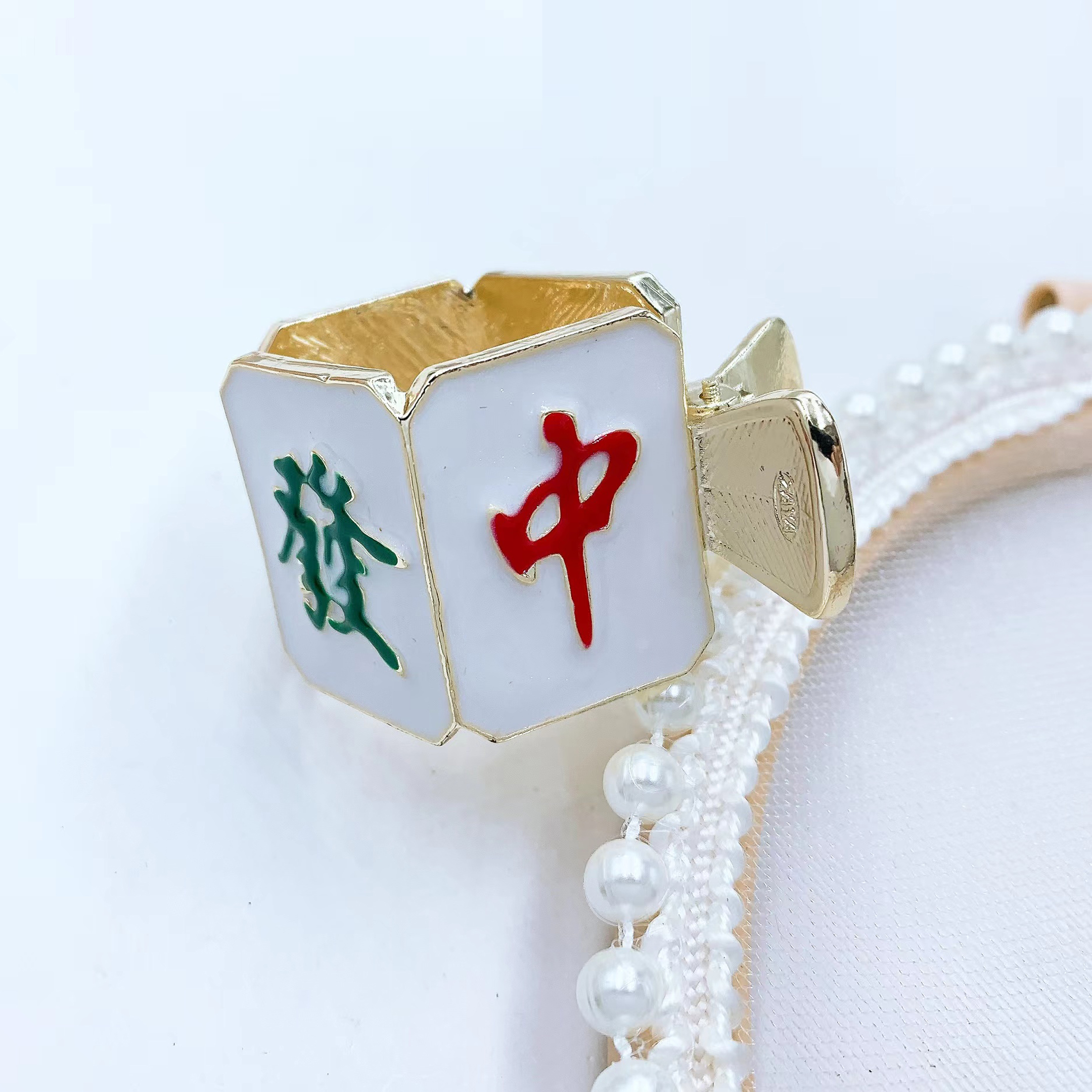 The popular online celebrity Ma Jiang's high ponytail is a beautiful and romantic Han Xu accessory details Picture