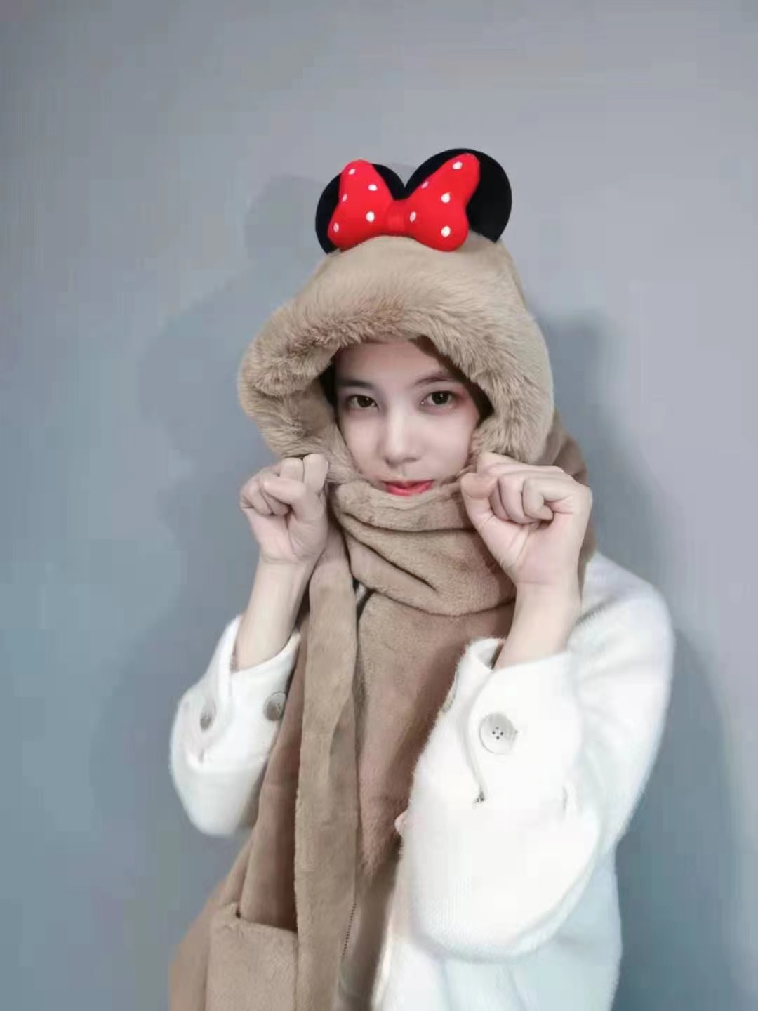 Thick hat, cute and warm for women in autumn and winter, plush scarf, one-piece ear-protecting and windproof scarf, bow and three-piece set details Picture