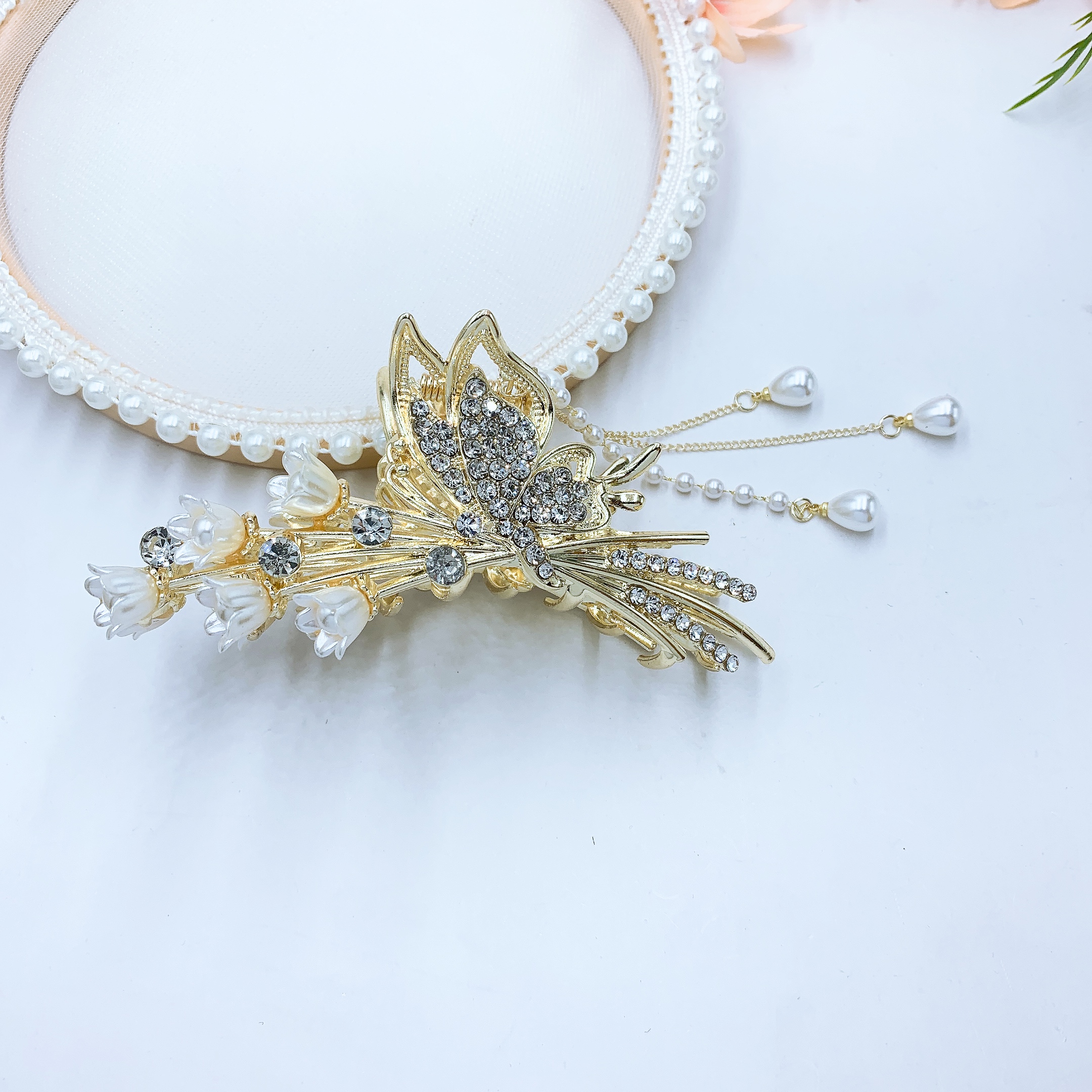 A big catch of the popular butterfly water diamond, a beautiful and romantic Korean-style accessory Application Scenario