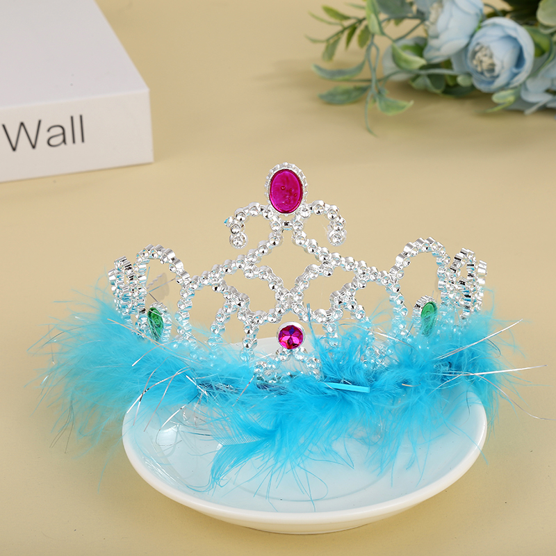 Ordinary crown with fur, princess crown, little girl headwear, red details Picture