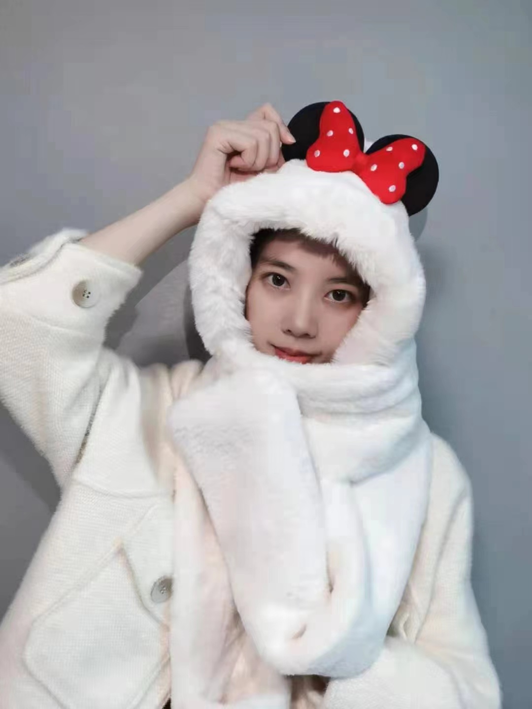 Thick hat, cute and warm for women in autumn and winter, plush scarf, one-piece ear-protecting and windproof scarf, bow and three-piece set Specification image