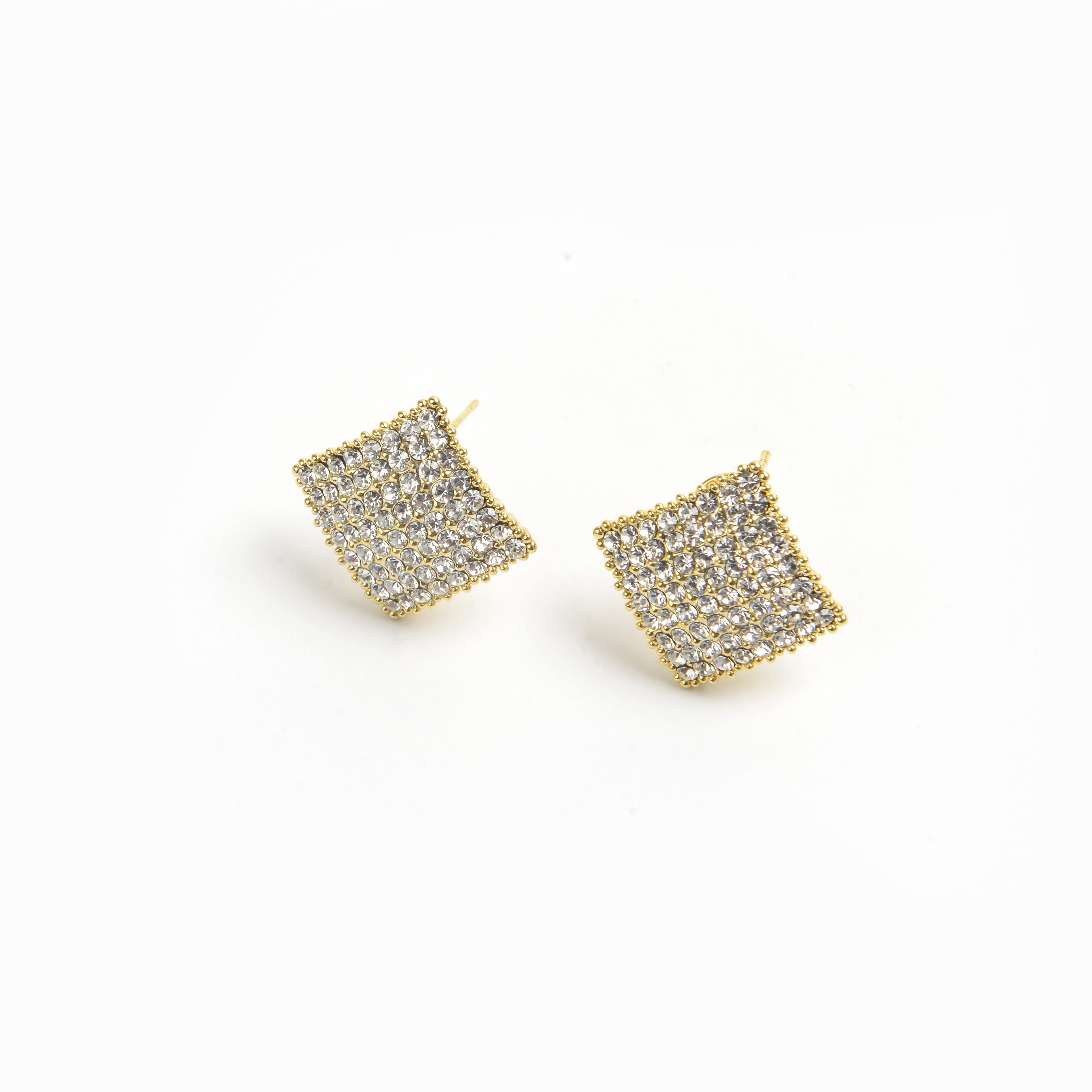 The new earrings feature a niche design with a high-end feel. They are French earrings for women, anti-allergy 925 silver needle, square, starry sky, and fashionable stud earrings with diamonds Specification image