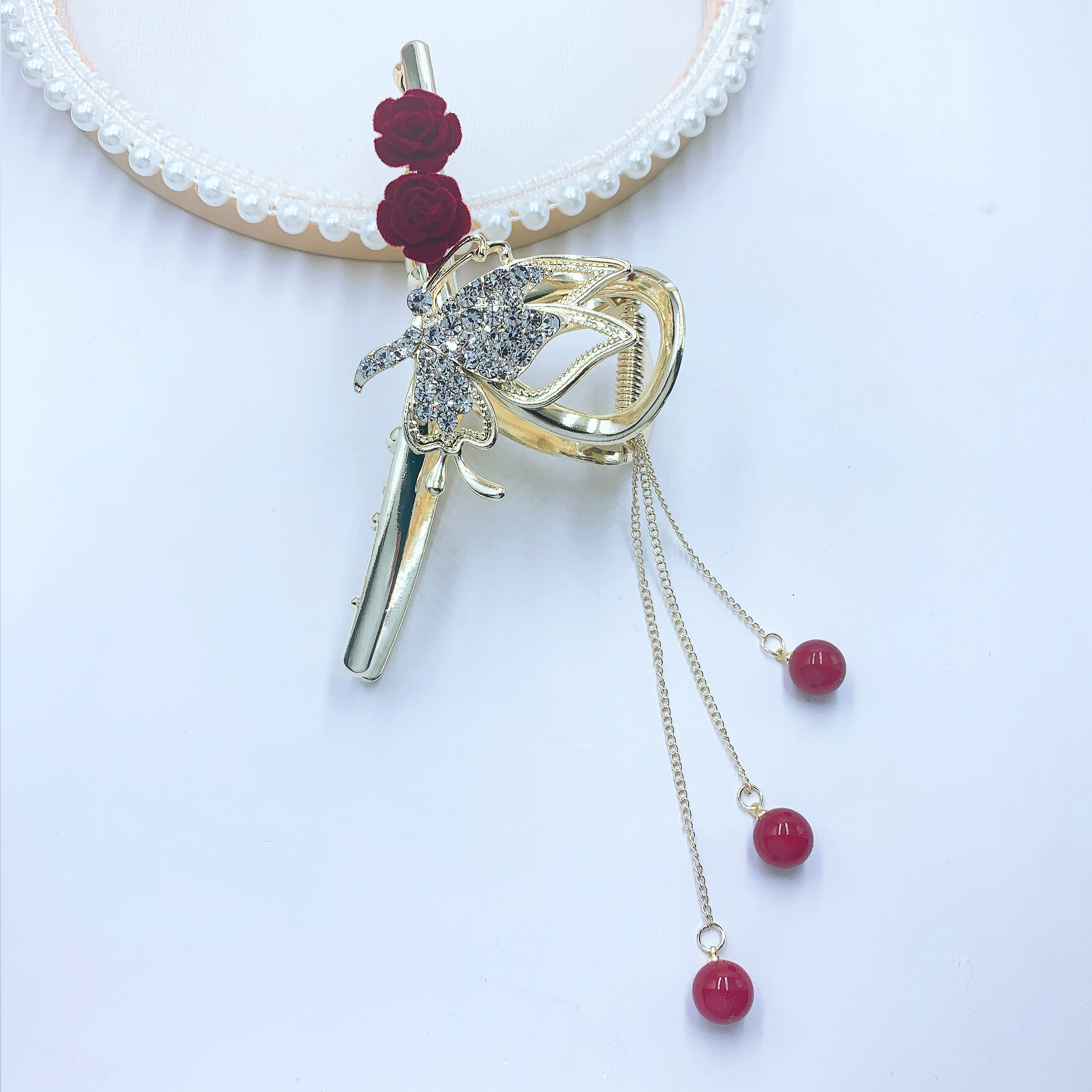 A large capture of popular butterfly flocked flower tassels, a beautiful and romantic Korean-style accessory Item Picture