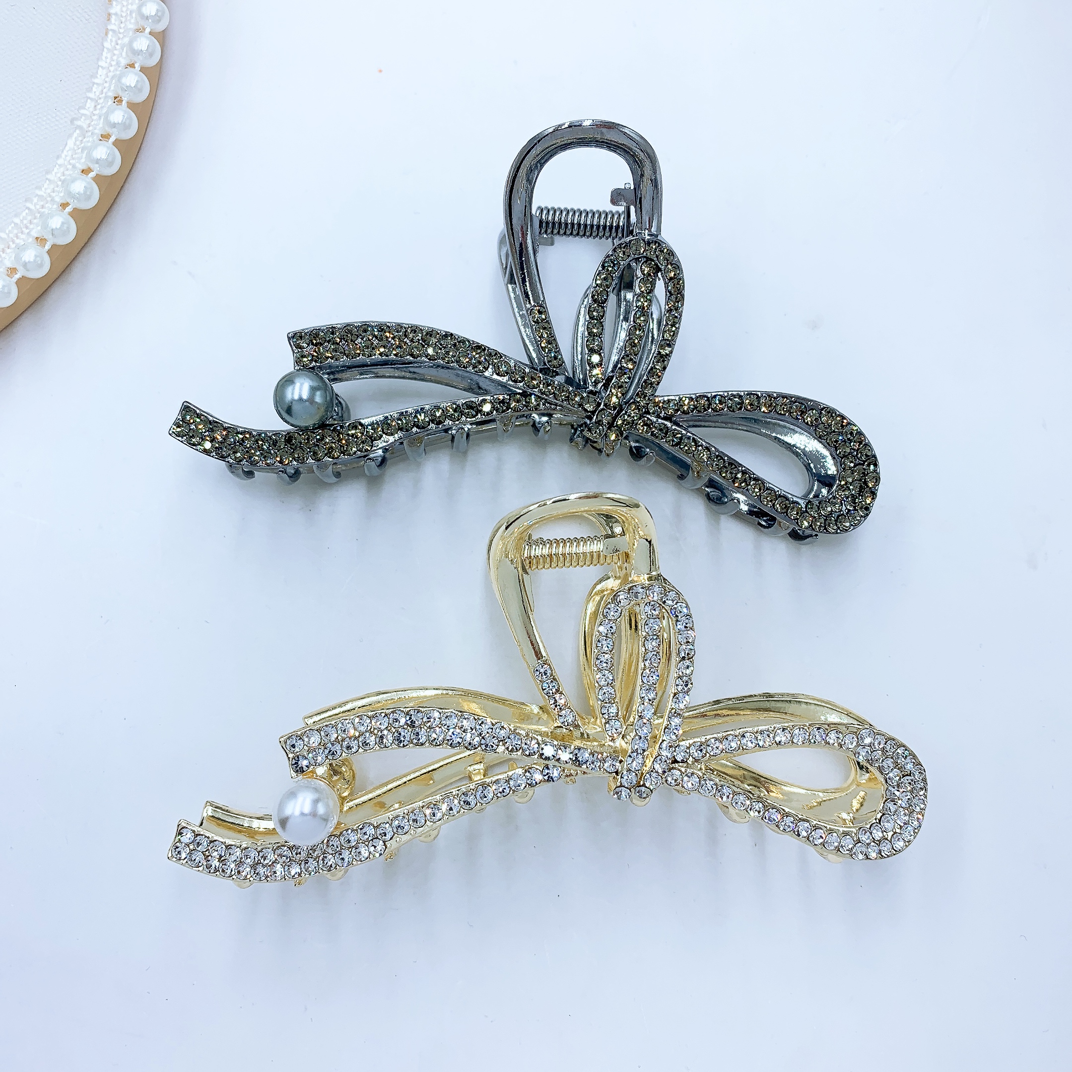 A big capture of the popular bowknot, a beautiful and romantic Korean-style accessory details Picture