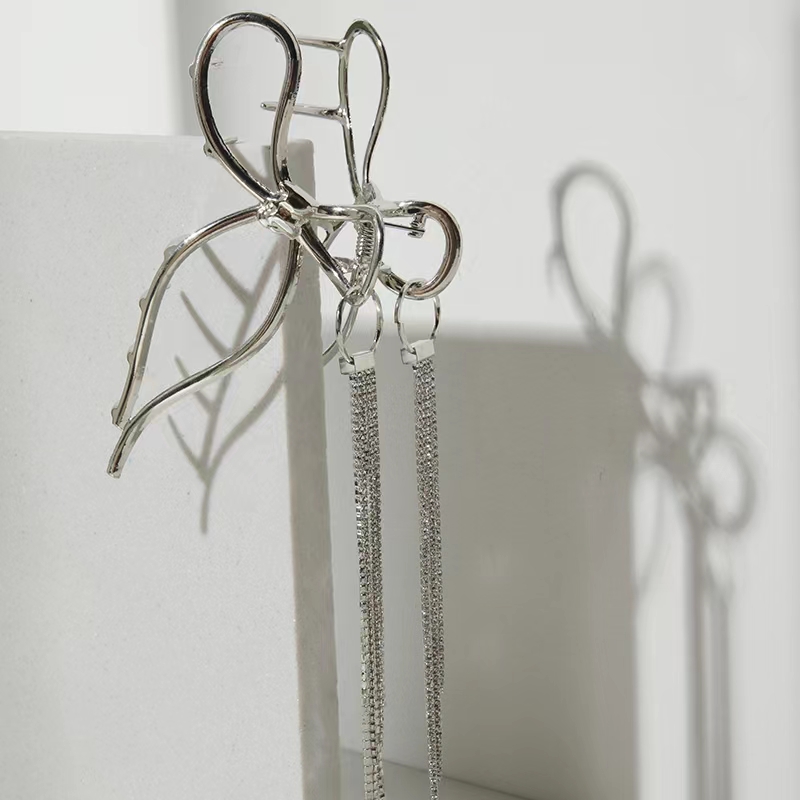 Trendy ribbon tassel grab clip, a beautiful and romantic Korean-style accessory Specification image