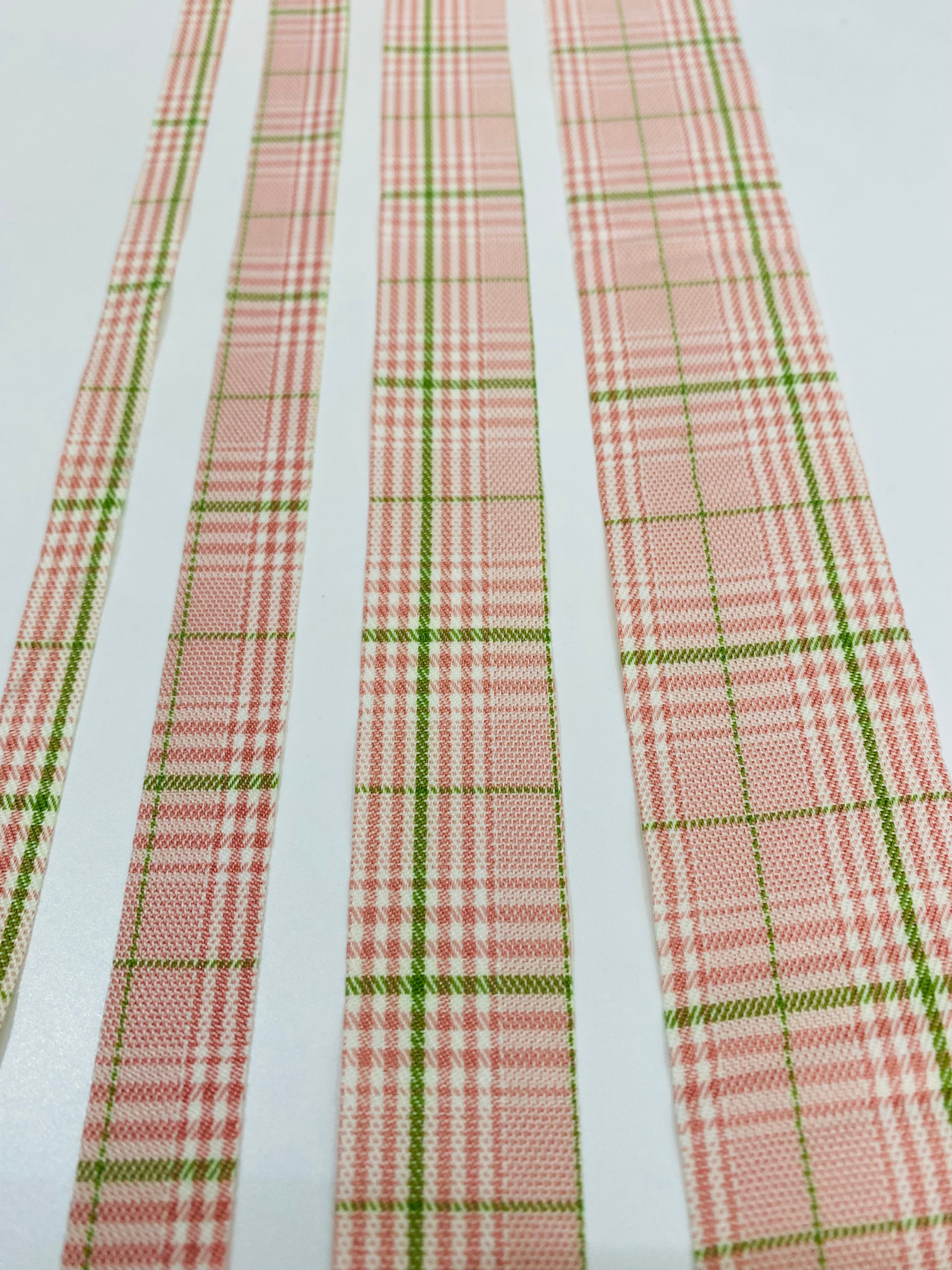 "Jianjian Two-color fine checkered fashion clothing accessories DIY creative accessories. Application Scenario