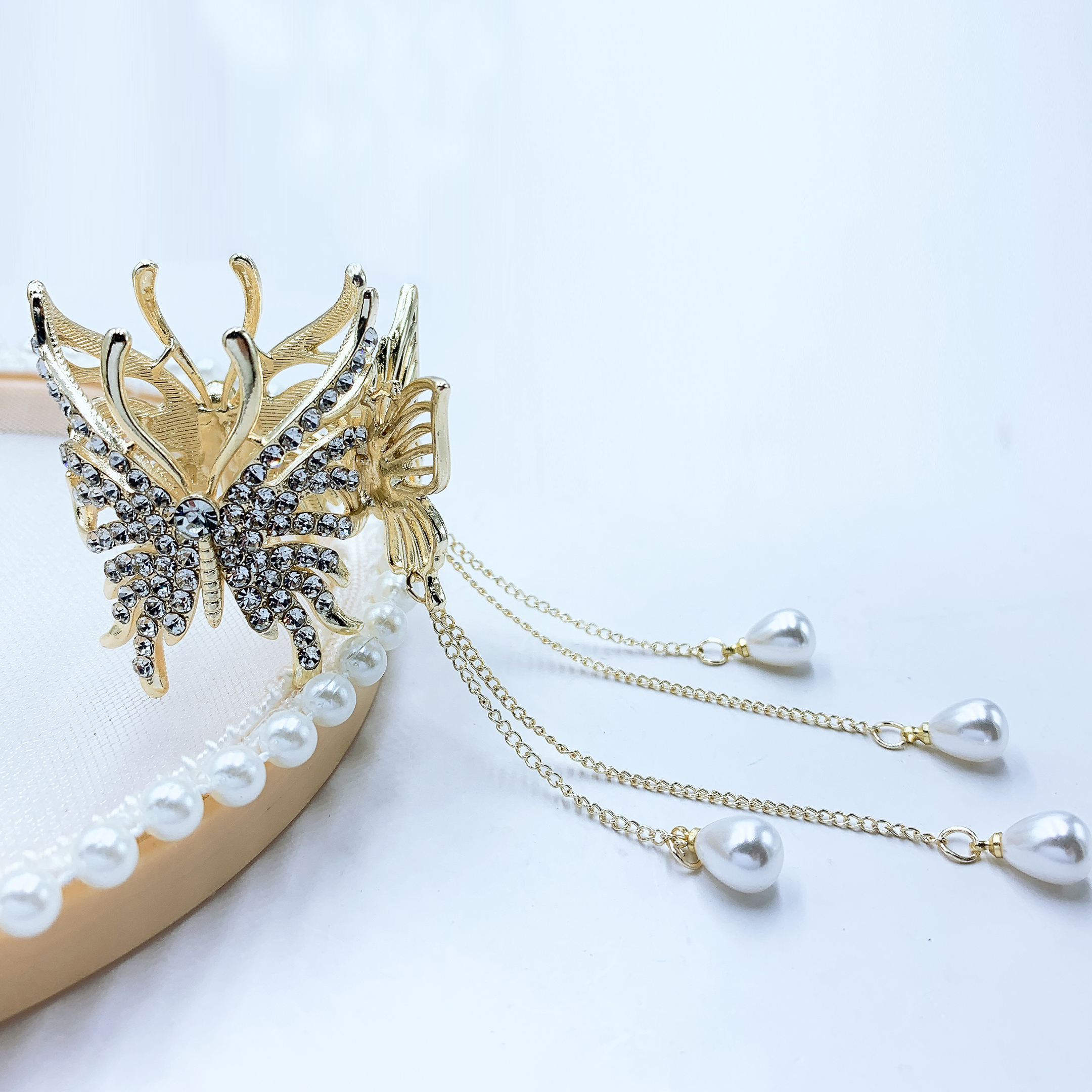 The popular tassel butterfly high ponytail grab clip is a beautiful and romantic Korean-style accessory details Picture