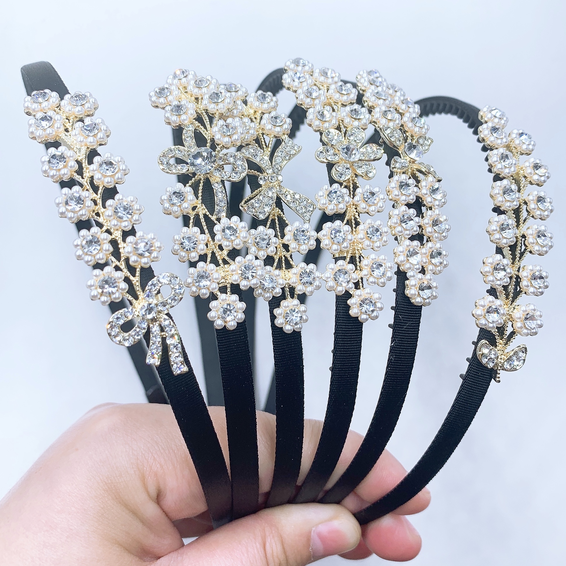 The popular red flower series headband is a beautiful and romantic Korean-style accessory details Picture
