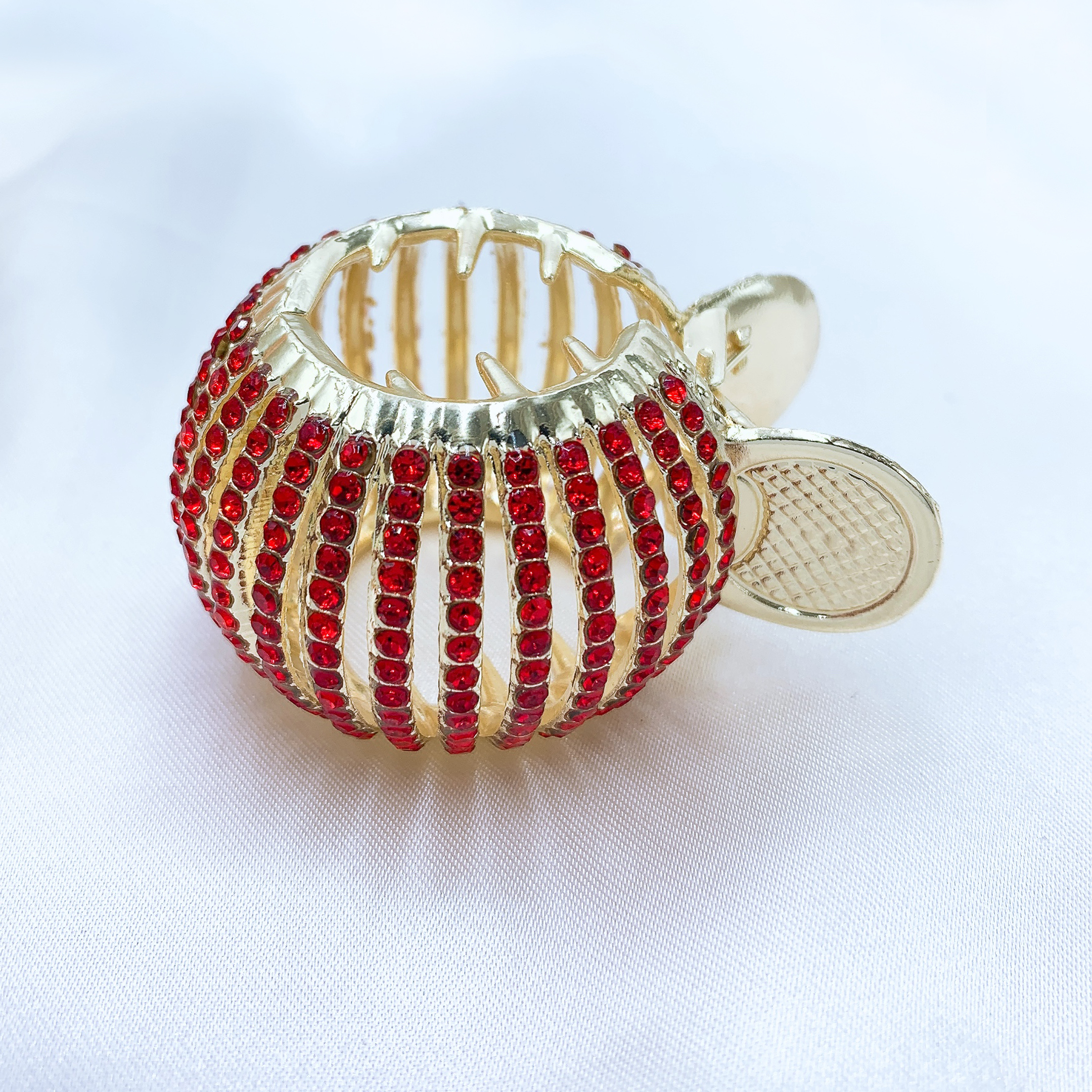 A popular red lantern with a high ponytail, a beautiful and romantic Korean-style accessory Application Scenario