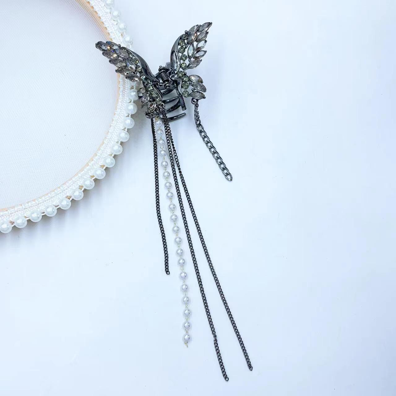 Catch the super charming and elegant Han Xu jewelry in the popular crystal tassels Application Scenario