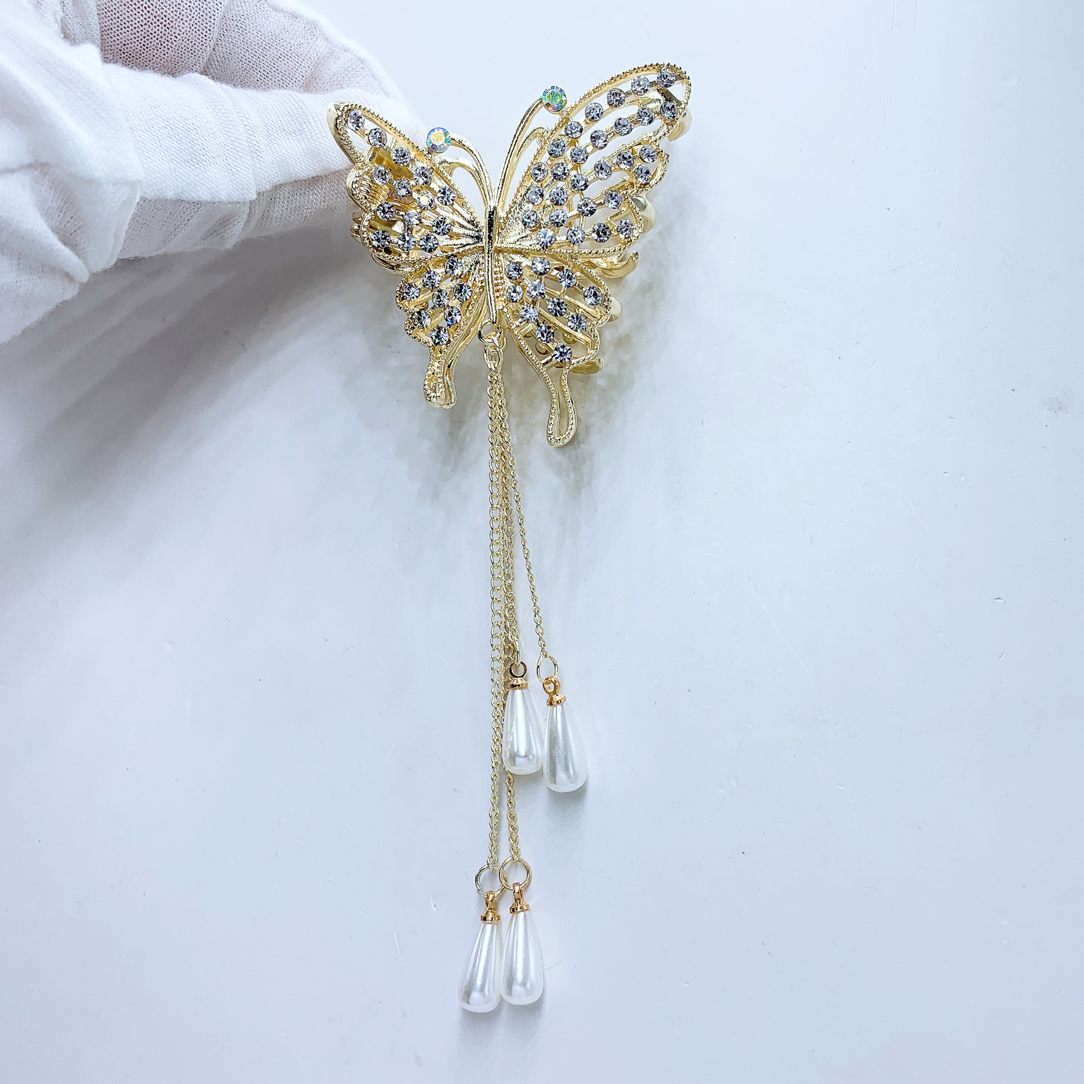 Catch the beautiful and romantic Han Xu jewelry from the popular butterfly tassels Application Scenario