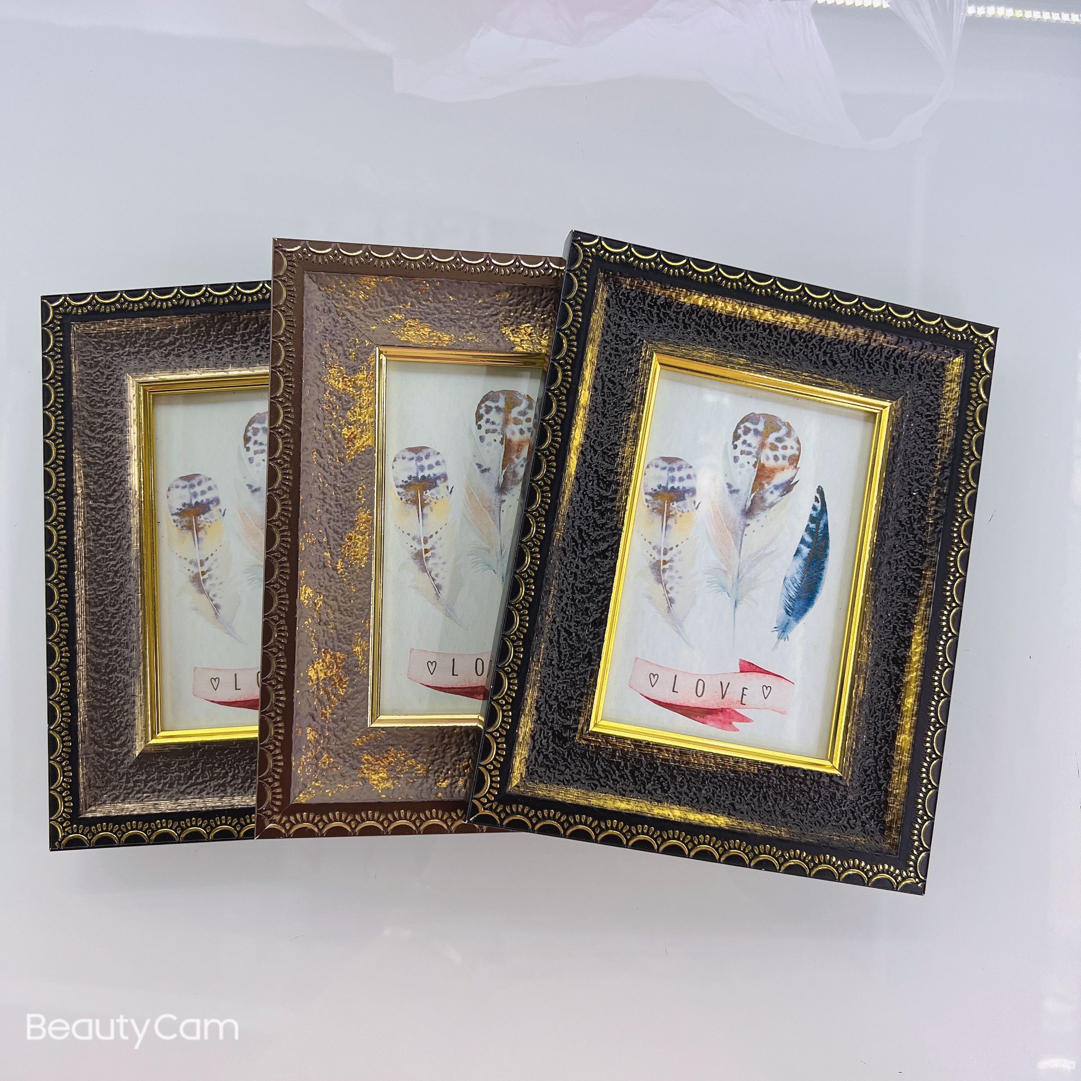 The display of American-style photo frames is simple and elegant details Picture